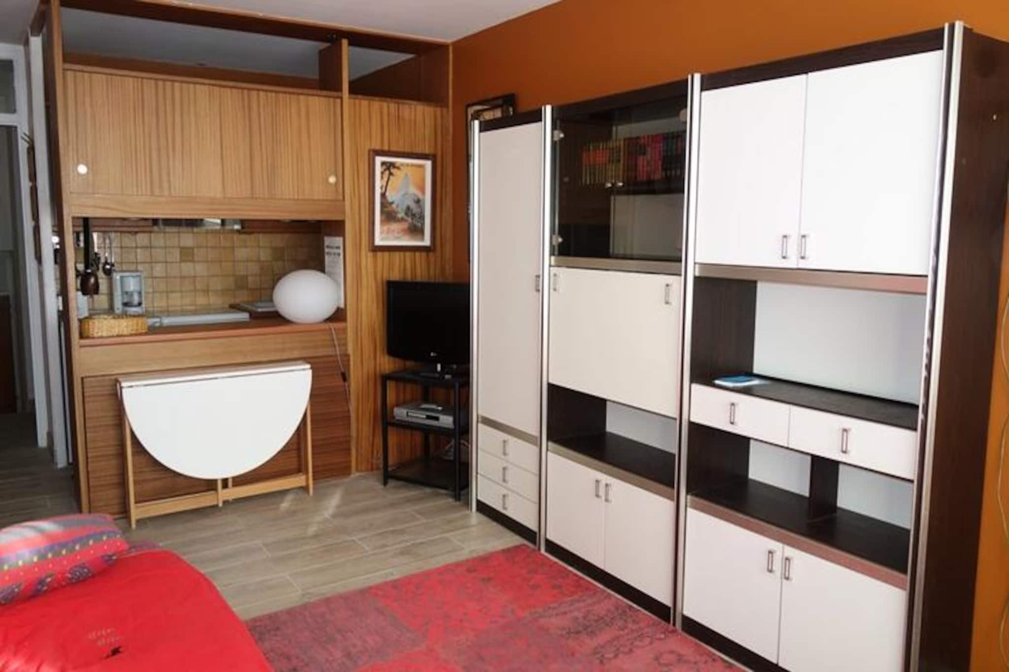 Holiday Home near Ski Lift in Les Pleiades