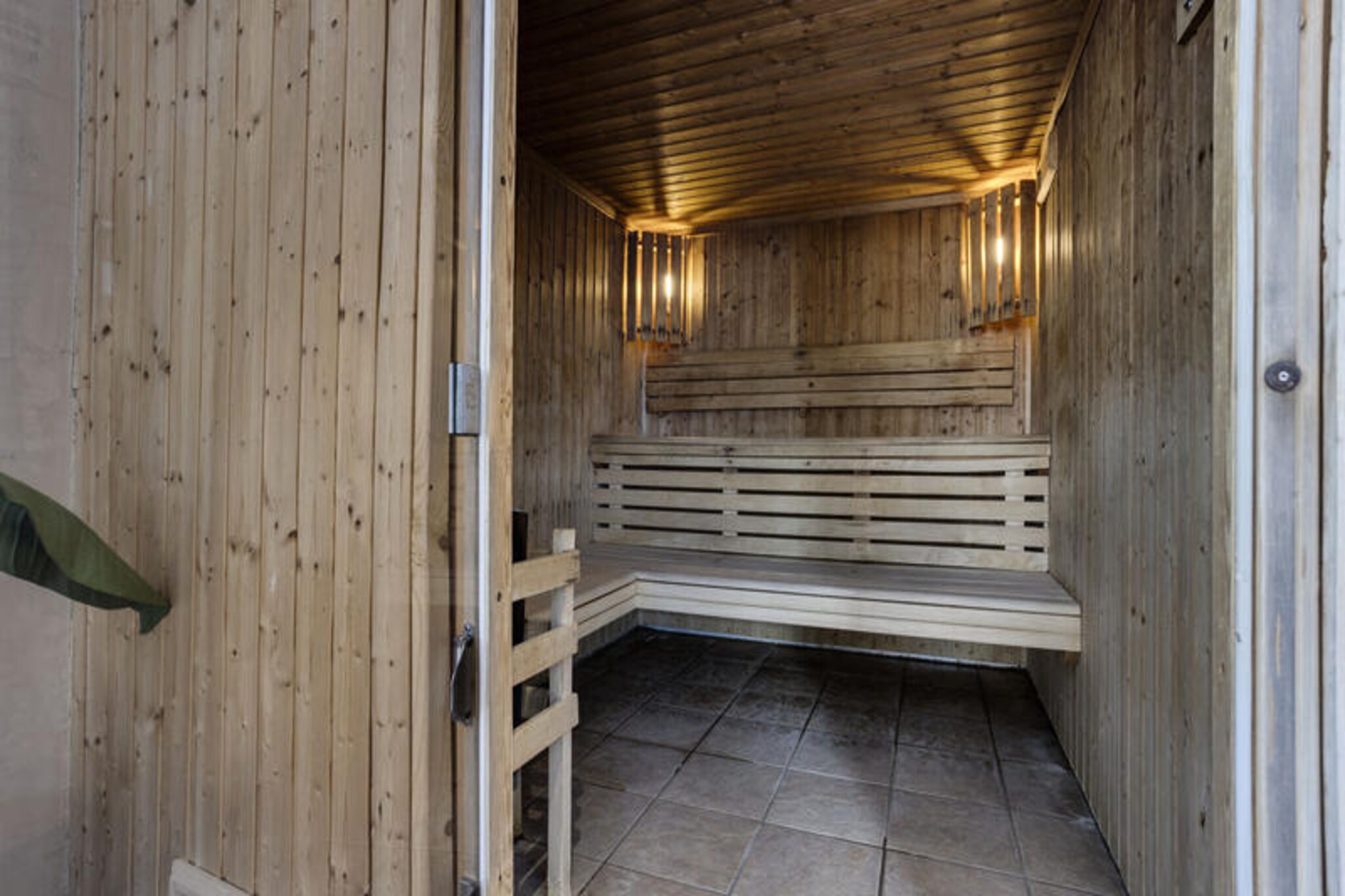 Ski-in/ski-out apartment