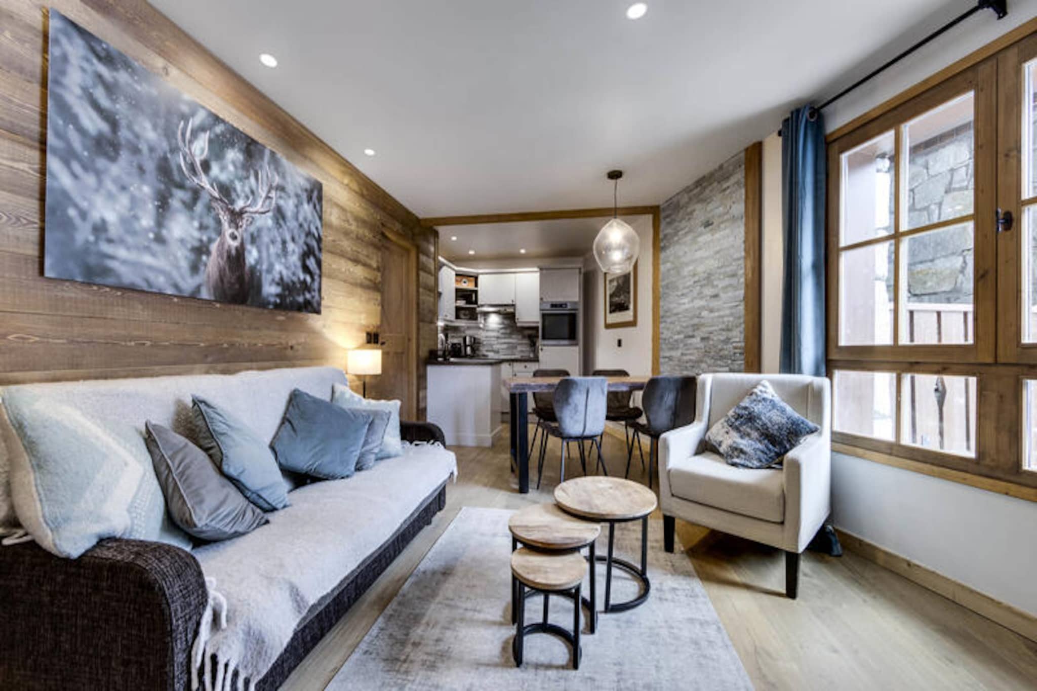 2 rooms for 4 people