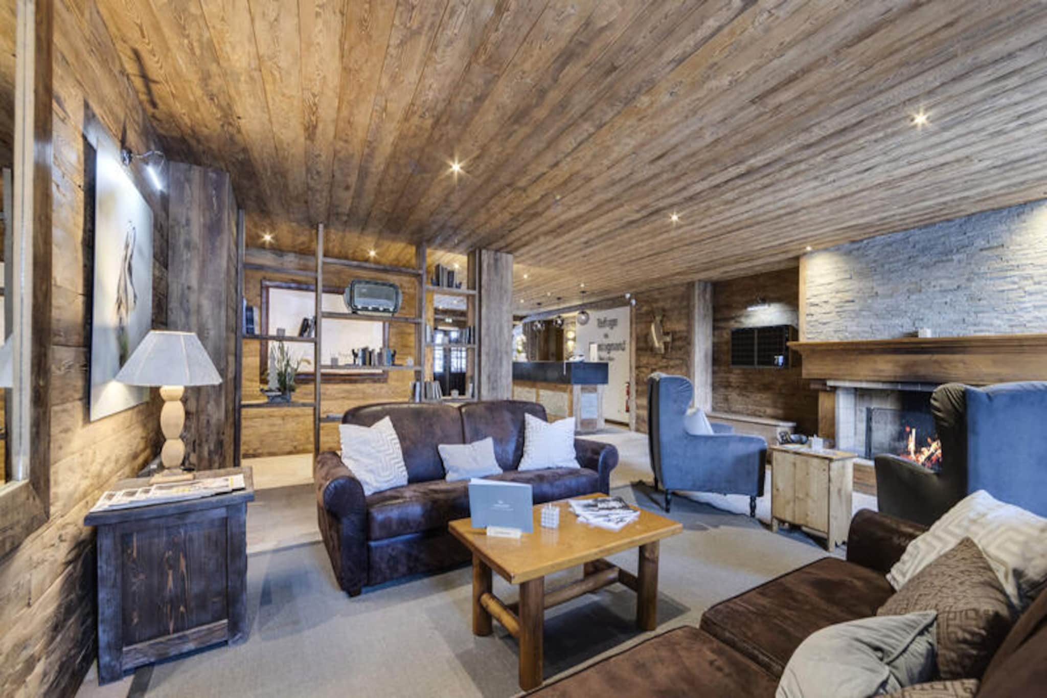MOUNTAIN REFUGE 551