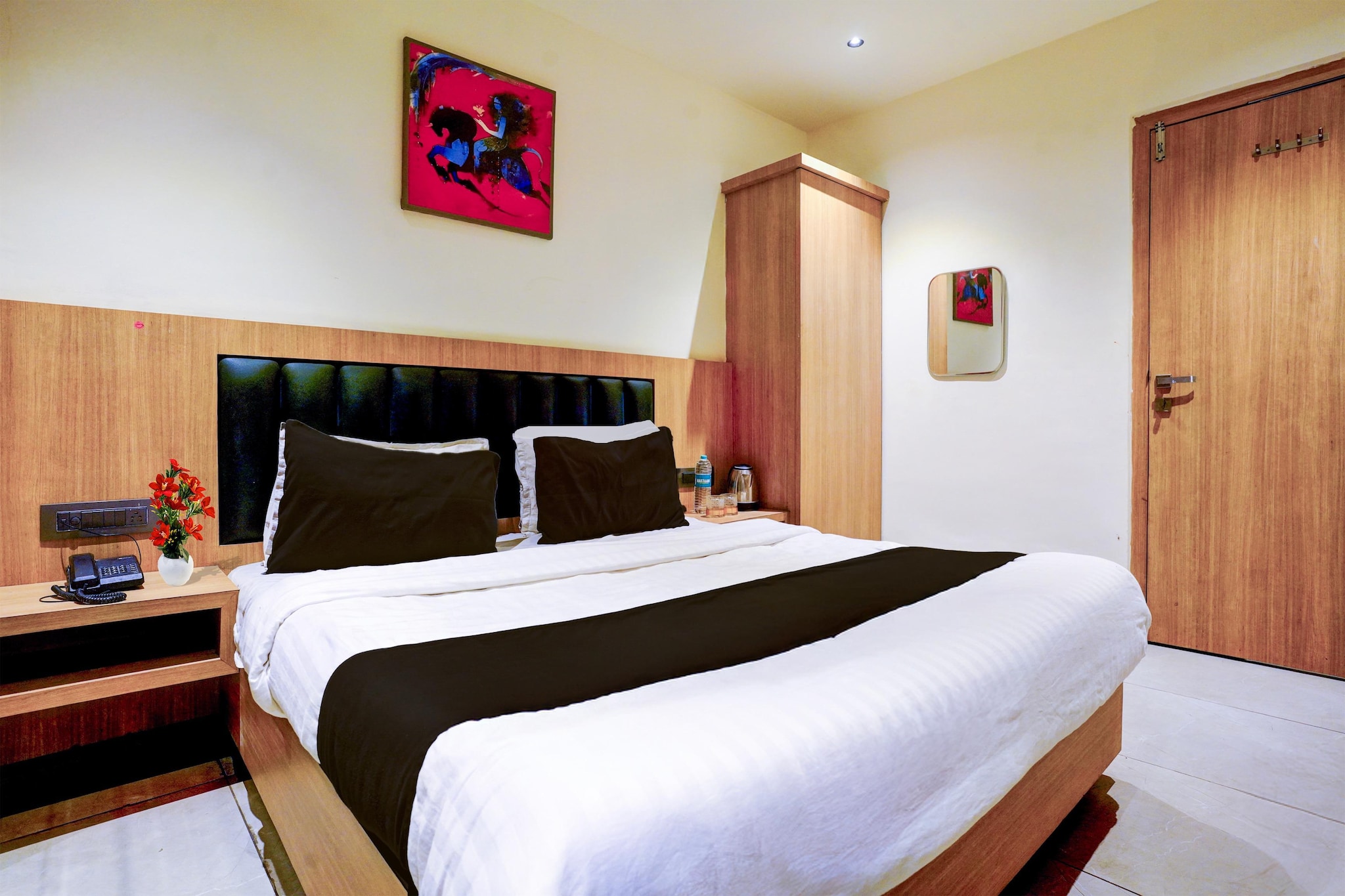 Located within 43 km of Indian Institute of Technology, Bombay and 45 km of Powai Lake, Townhouse Oak New Nashik Highway Kalyan Bhiwandi provides rooms with air conditioning and a private bathroom in Padghe. With free WiFi, this 4-star hotel offers room service and a 24-hour front desk. The hotel features family rooms.
Guest rooms at the hotel are equipped with a seating area, a flat-screen TV with satellite channels and a private bathroom with free toiletries and a bath or shower. All guest rooms include a desk.
Phoenix Market City Mall is 48 km from Townhouse Oak New Nashik Highway Kalyan Bhiwandi, while Vashi Railway Station is 44 km away. Chhatrapati Shivaji International Mumbai Airport is 47 km from the property.
Unmarried couples are warmly welcome at this property.
Guests with local ID proof are warmly welcome.
Apologies, but we are currently unable to host foreign nationals at this property.
Early Check-In Policy: A full day’s room rate will be charged for check-ins before 6:00 AM. Complimentary early check-in is available between 6:00 AM and 10:00 AM, subject to room availability.
Check-in is only available to guests aged 18 and above. Please provide a government-issued ID to confirm your age.