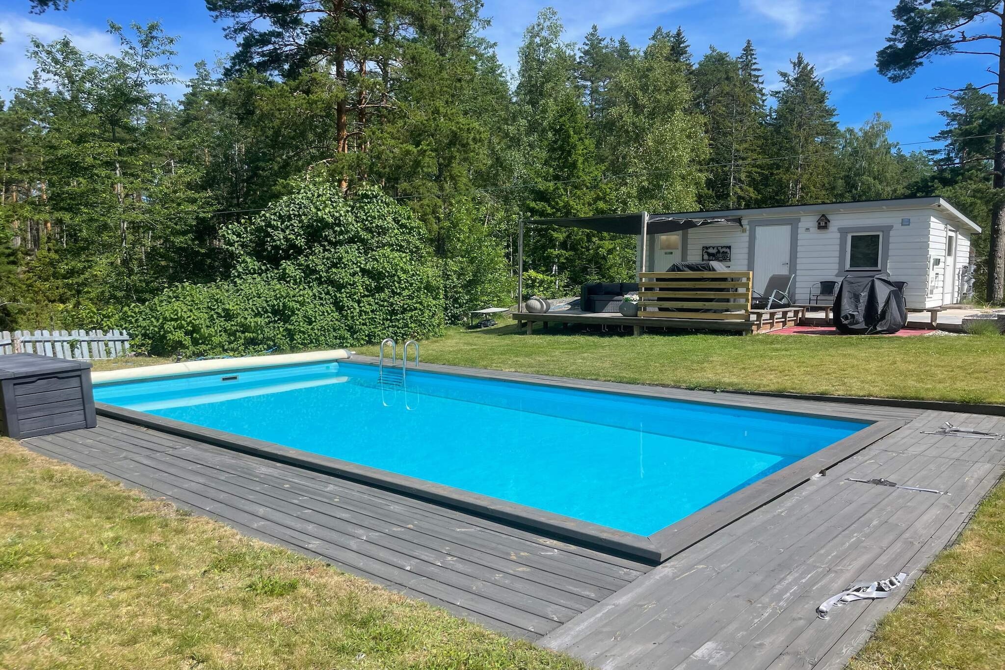 Villa in de archipel met zwembad en terras - Buitenlucht