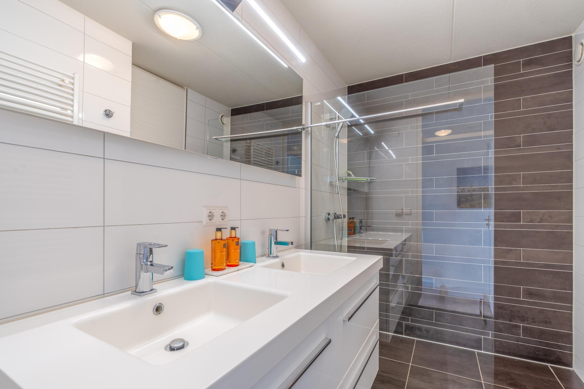 Juliana 138-Badkamer