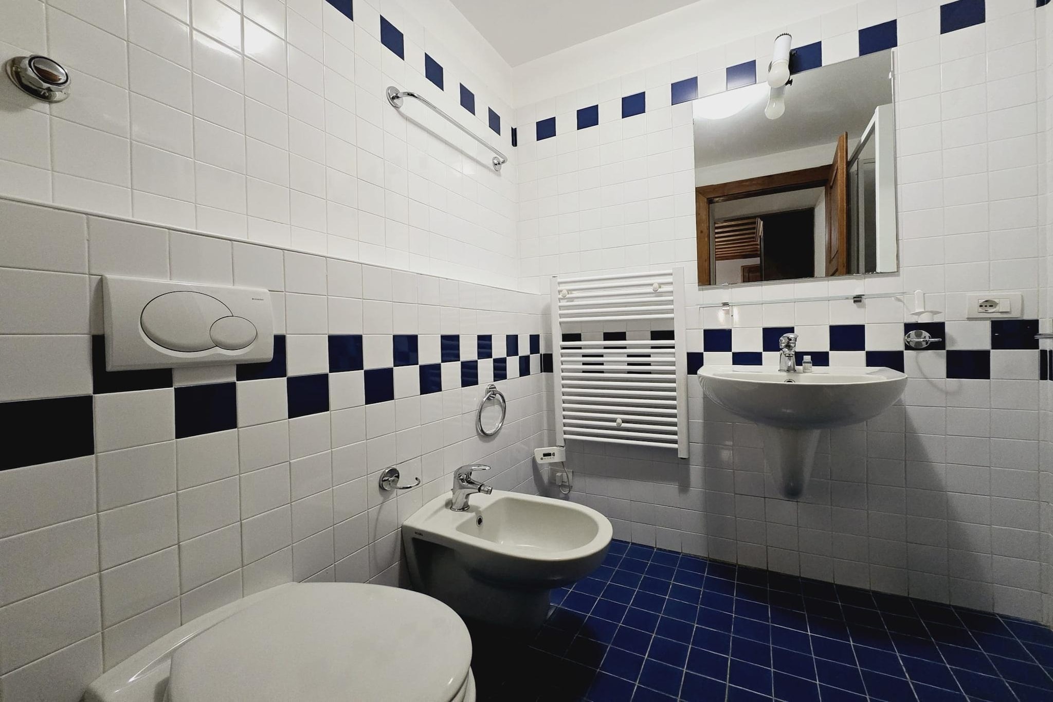 BILO 1 CERESOLE-Badkamer