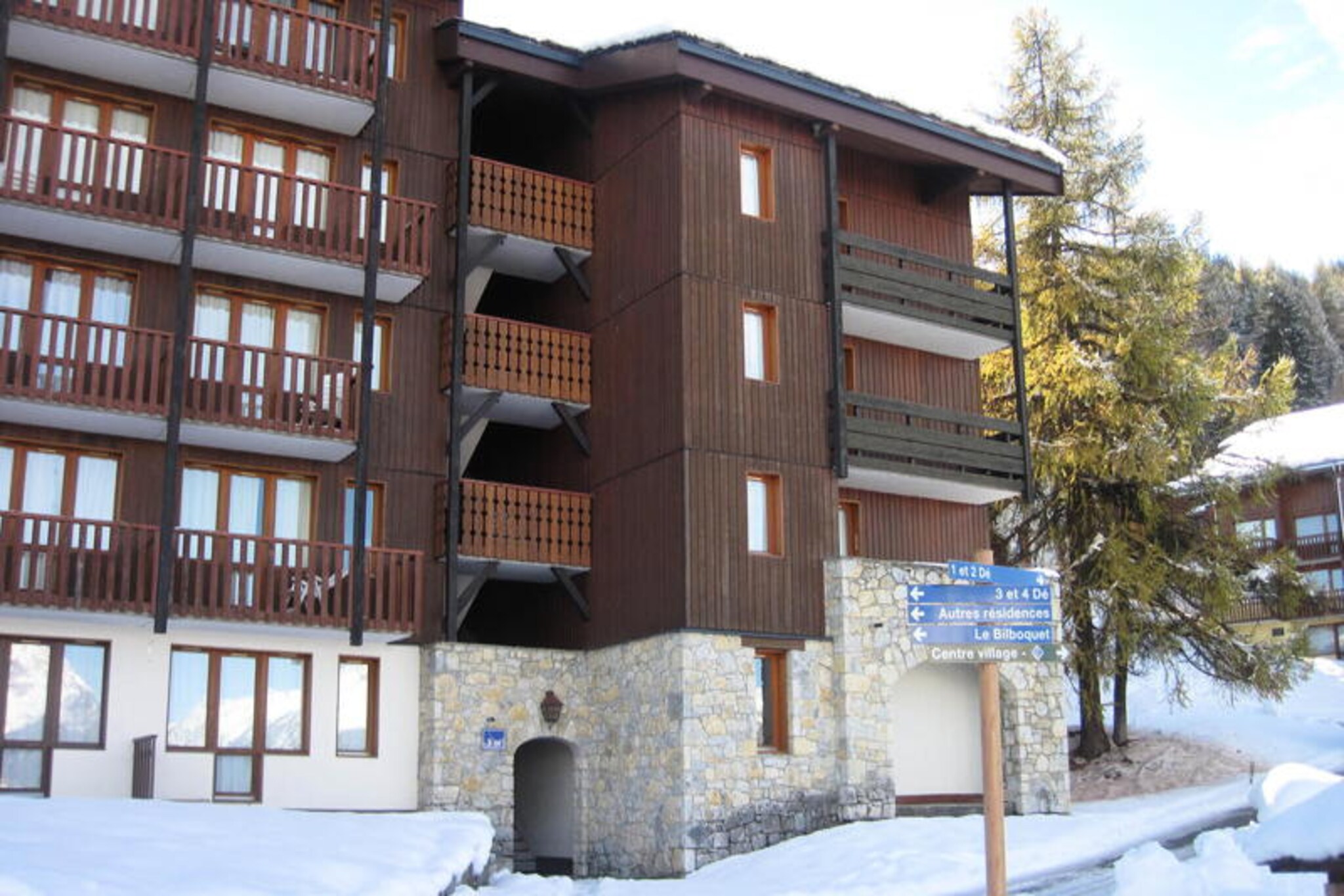 High above the Tarentaise Valley, this charming alpine apartment offers a front-row seat to the breathtaking beauty of Mont Blanc and the surrounding peaks. Located in the heart of Les Coches, just 200 meters from the slopes and shops, this cozy retreat is perfect for families or small groups seeking a mix of adventure and relaxation in the French Alps. Whether you're here to carve through pristine snow or explore lush mountain trails, this residence places you at the center of it all.
Inside, the 37m² apartment is thoughtfully designed to maximize comfort and functionality. The fully equipped kitchenette includes an electric stovetop, dishwasher, microwave/oven, and coffee maker, making it easy to prepare meals after a day on the slopes. The layout features a bedroom with a double bed, a sleeping alcove with bunk beds (not suitable for children under 6), and two daybeds in the living room, comfortably accommodating up to six guests. A walk-in shower, separate toilet, and flat-screen television add to the convenience, while the private balcony provides a stunning vantage point to soak in the valley views.
The residence itself is equipped with an elevator and ski lockers, ensuring a hassle-free stay. Free public parking is available nearby, and the ski lift ticket office is just a stone's throw away, making it easy to access the expansive Paradiski domain. In addition to winter sports, the area transforms into a haven for hiking, cycling, and nature exploration during the summer months.
With its unbeatable location, modern amenities, and spectacular views, this apartment is your gateway to unforgettable alpine adventures. Whether you're sipping coffee on the balcony as the sun rises over Mont Blanc or unwinding after a day of exploration, every moment here is steeped in the magic of the mountains.