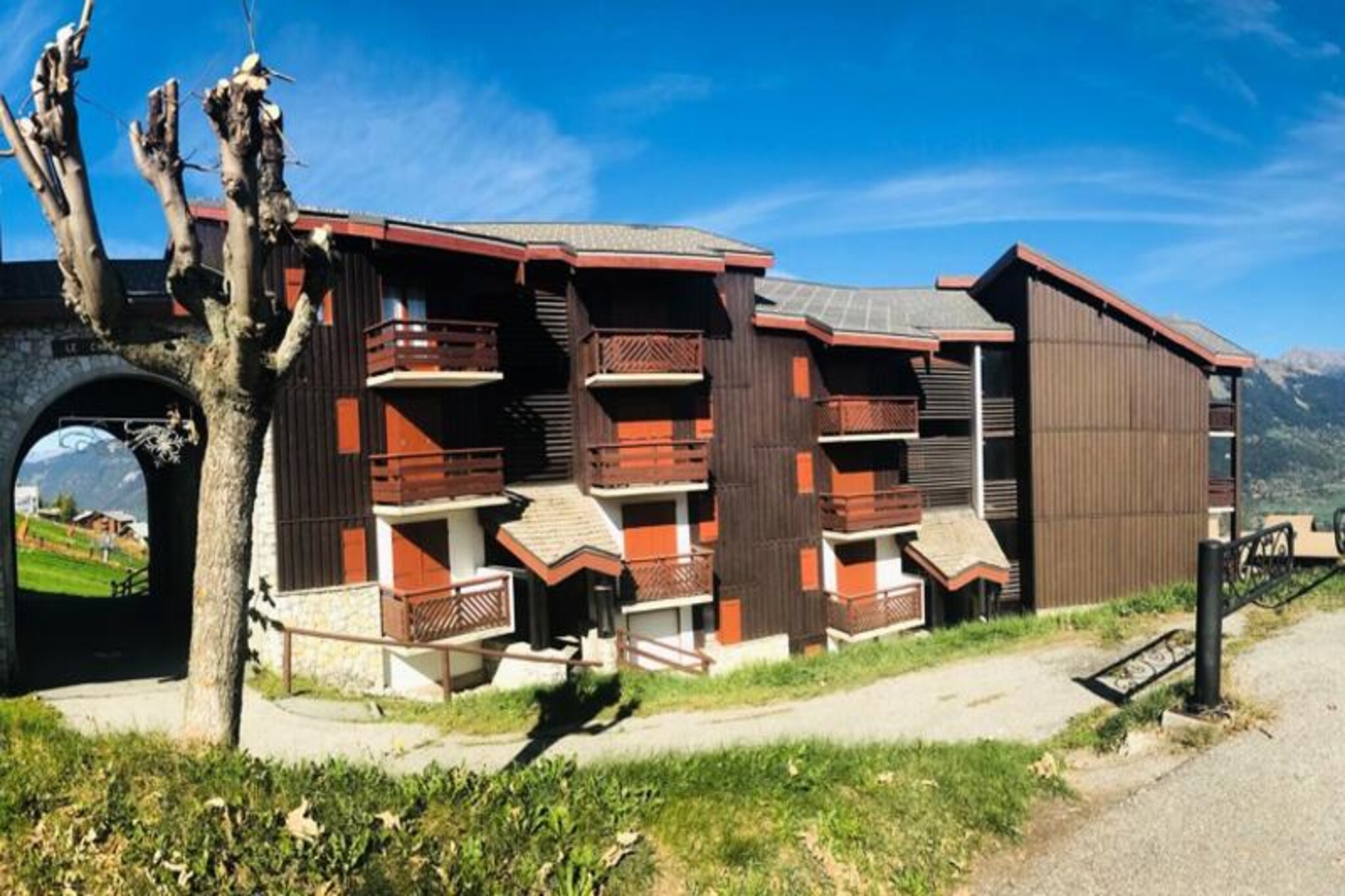 Apartment on Slopes with Ski Lift Access