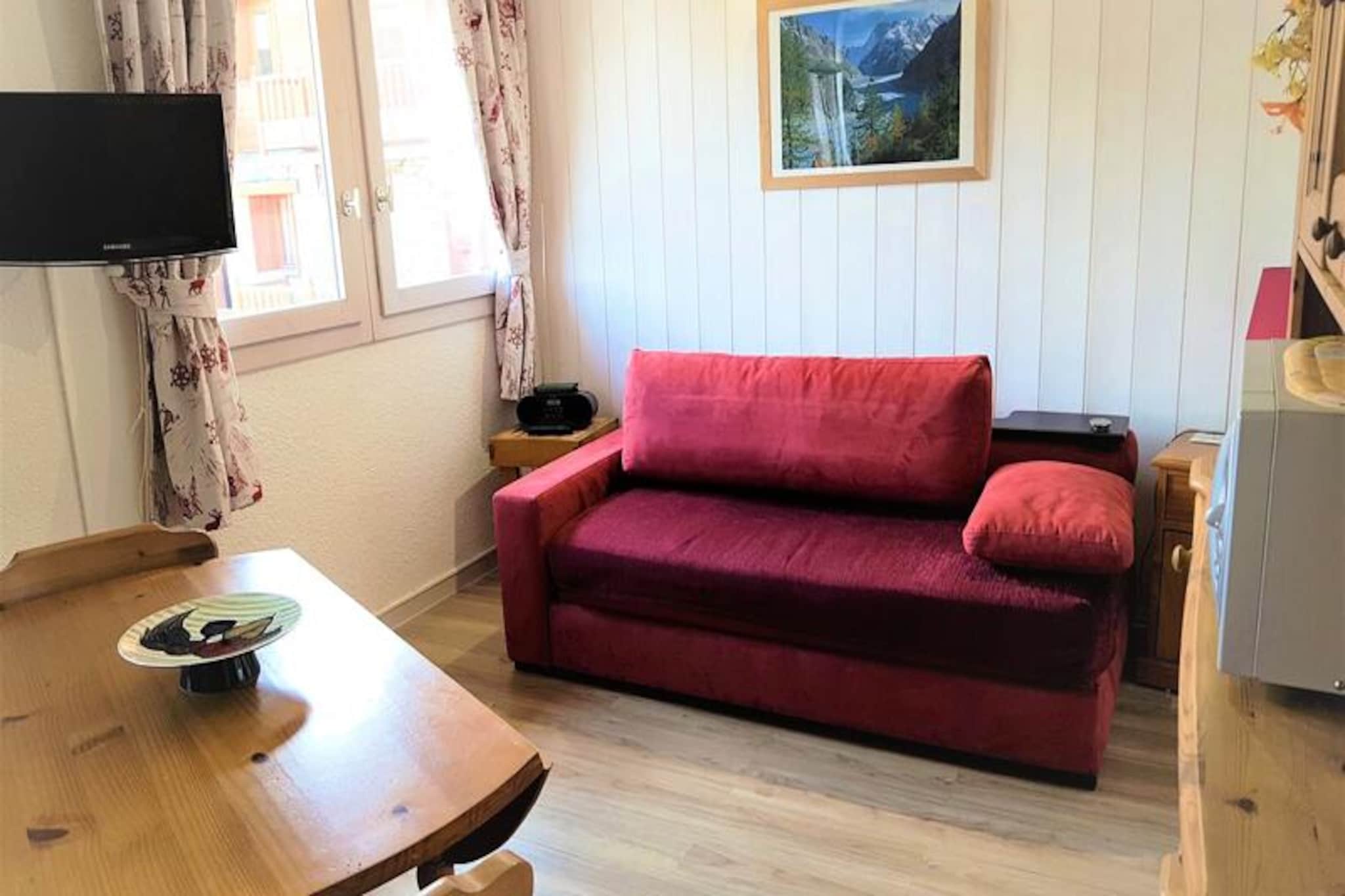 In the heart of Montchavin, bright studio