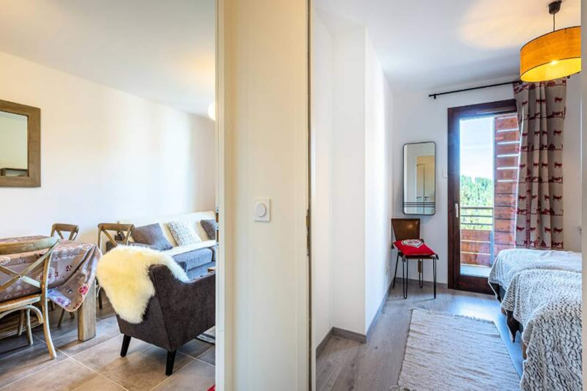 High above the Tarentaise Valley, this charming apartment in Plagne Centre offers a cozy retreat with breathtaking views of Mont Blanc. Situated on the 4th floor of a modern, secure residence, it’s the perfect base for exploring one of the most renowned ski areas in the Alps. Imagine stepping out of your door and being just 100 meters from the slopes, ready to carve your way through pristine snow or enjoy a scenic gondola ride to the Grande Rochette for a stunning 360° panorama. Here, every day begins with the crisp mountain air and ends with the glow of alpine sunsets from your private balcony.
The 35m² apartment is thoughtfully designed for comfort and convenience. The living room features a sofa bed and television, creating a welcoming space to relax after a day of adventure. The open-plan kitchen is fully equipped with modern appliances, including a dishwasher, refrigerator, oven, and Italian coffee maker, making it easy to prepare hearty meals. The bedroom, with two single beds, ensures a restful night’s sleep, while the ski locker and private garage add to the practicality of your stay. Essential services like bed linen, towels, and end-of-stay cleaning are included, ensuring a seamless and stress-free experience.
Plagne Centre is the vibrant heart of the resort, offering a wealth of activities, shops, and services just steps from your door. Whether you’re a seasoned skier, a beginner, or simply here to soak in the alpine charm, this location caters to all. In summer, the area transforms into a haven for hikers and nature lovers, with trails that wind through lush landscapes and reveal the region’s natural beauty.
Choose this delightful apartment for an unforgettable mountain getaway, where every moment is framed by the majestic peaks of the French Alps.