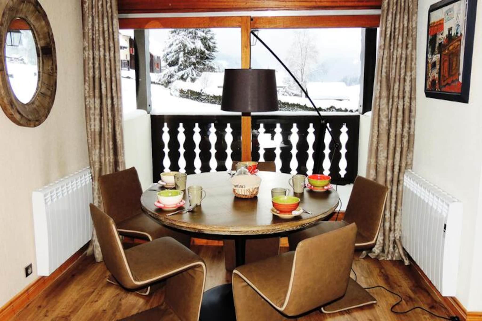 Apartment in Les Gets with Ski-In/Ski-Out