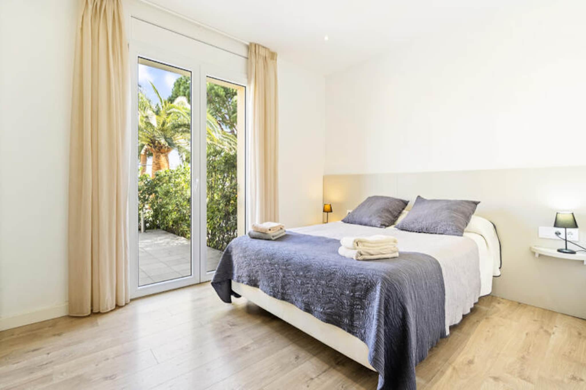 Imagine waking up to the soothing sound of waves and stepping out onto your private terrace to feel the gentle sea breeze. Located in the heart of Empuriabrava on the stunning Costa Brava, this high-quality holiday apartment offers an unbeatable seafront location, just steps from the golden sands of the beach. Perfectly situated amidst a vibrant array of restaurants, shops, and leisure options, this is the ideal retreat for an unforgettable coastal getaway.
Designed for comfort and accessibility, the apartment accommodates up to four guests and is thoughtfully equipped for people with reduced mobility. The spacious master bedroom features a luxurious 160 cm x 190 cm orthopedic bed and ample wardrobe space. In the living room, a Smart TV with international channels and a 160 cm sofa bed provide a cozy space for relaxation or additional sleeping arrangements. The open-plan kitchen, crafted with exclusive materials, includes modern appliances such as a coffee maker, microwave, and dishwasher, making it easy to prepare meals to enjoy indoors or on the terrace with the sound of the waves as your backdrop.
The complex offers exceptional shared amenities, including a solarium, barbecue area, ping-pong table, and a children’s playground. Guests can also enjoy free bicycles to explore the scenic trails of the Aiguamolls National Park or the charming streets of Empuriabrava. Private parking is available during the high season for added convenience.
Whether you’re seeking relaxation or adventure, this seafront apartment is your gateway to the best of the Costa Brava. Let us make your stay truly special with personalized services tailored to your needs. Book now and create memories that will last a lifetime.
