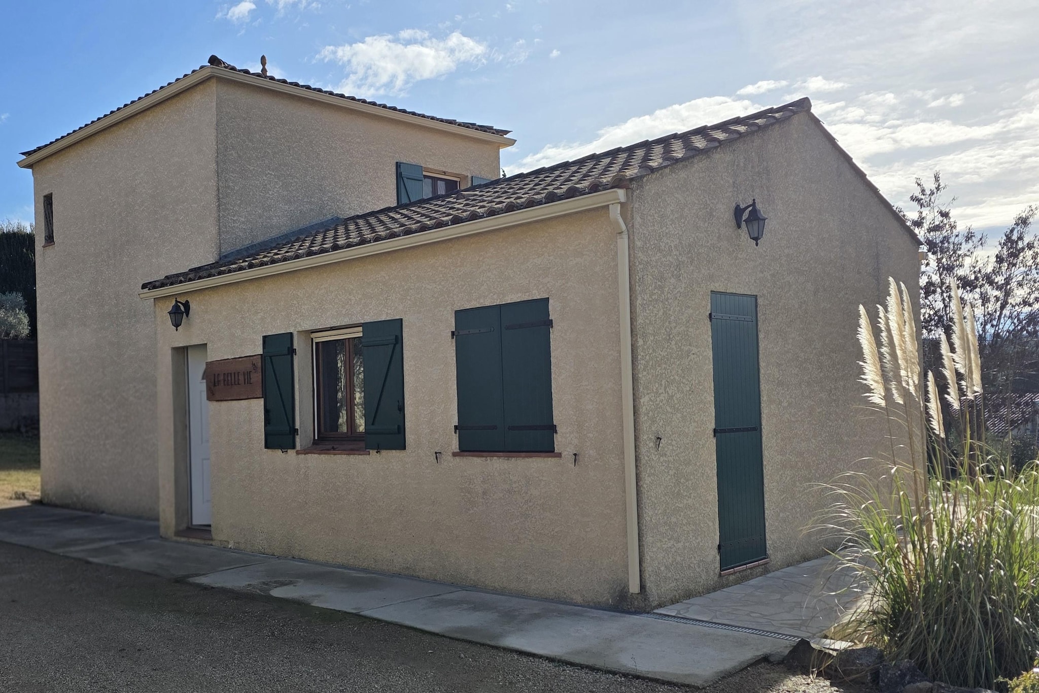 Villa La Belle Vie-Exterior in summer