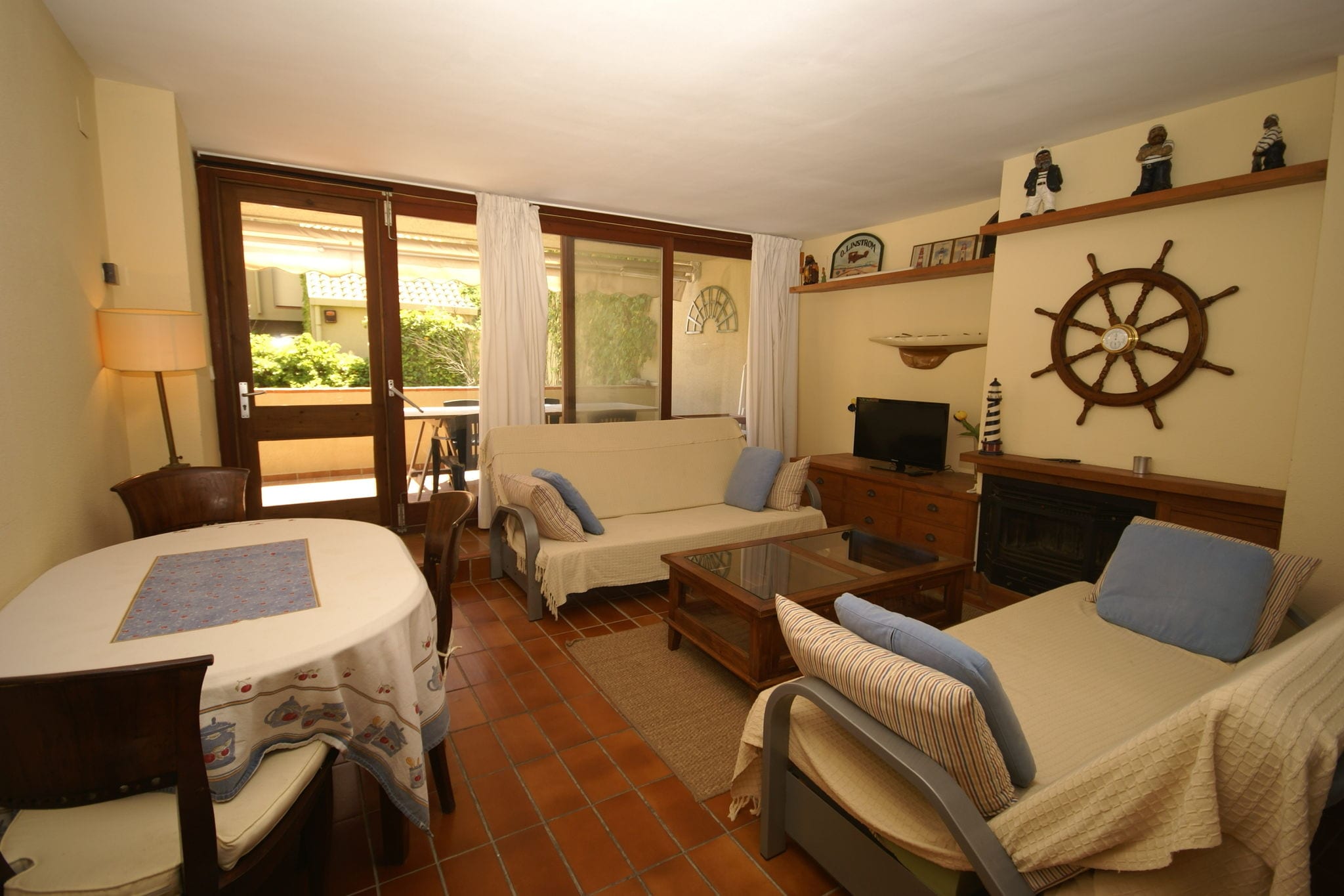 Inviting Apartment in Playa de Pals with Pool