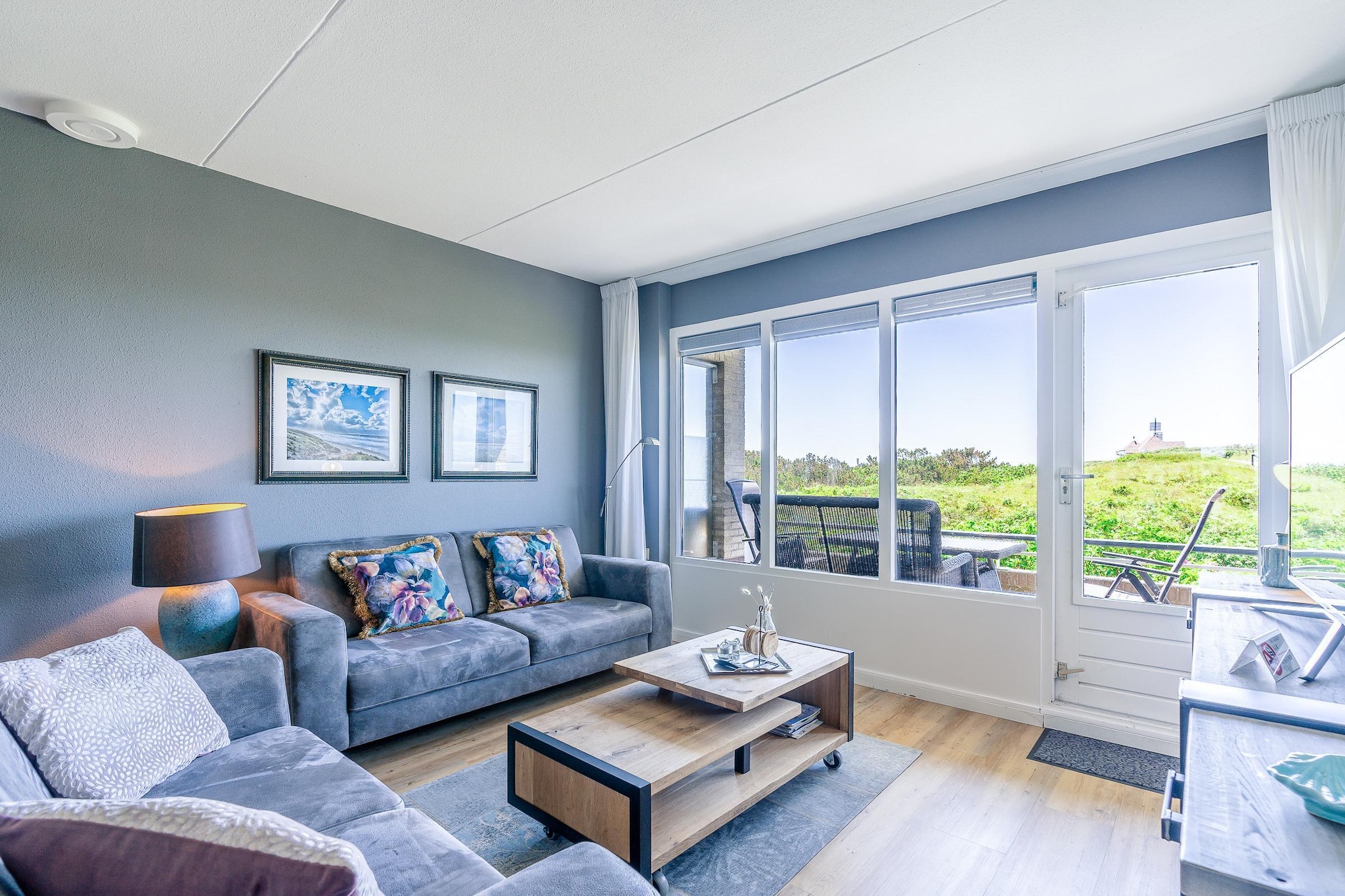 Juliana 042-Living room