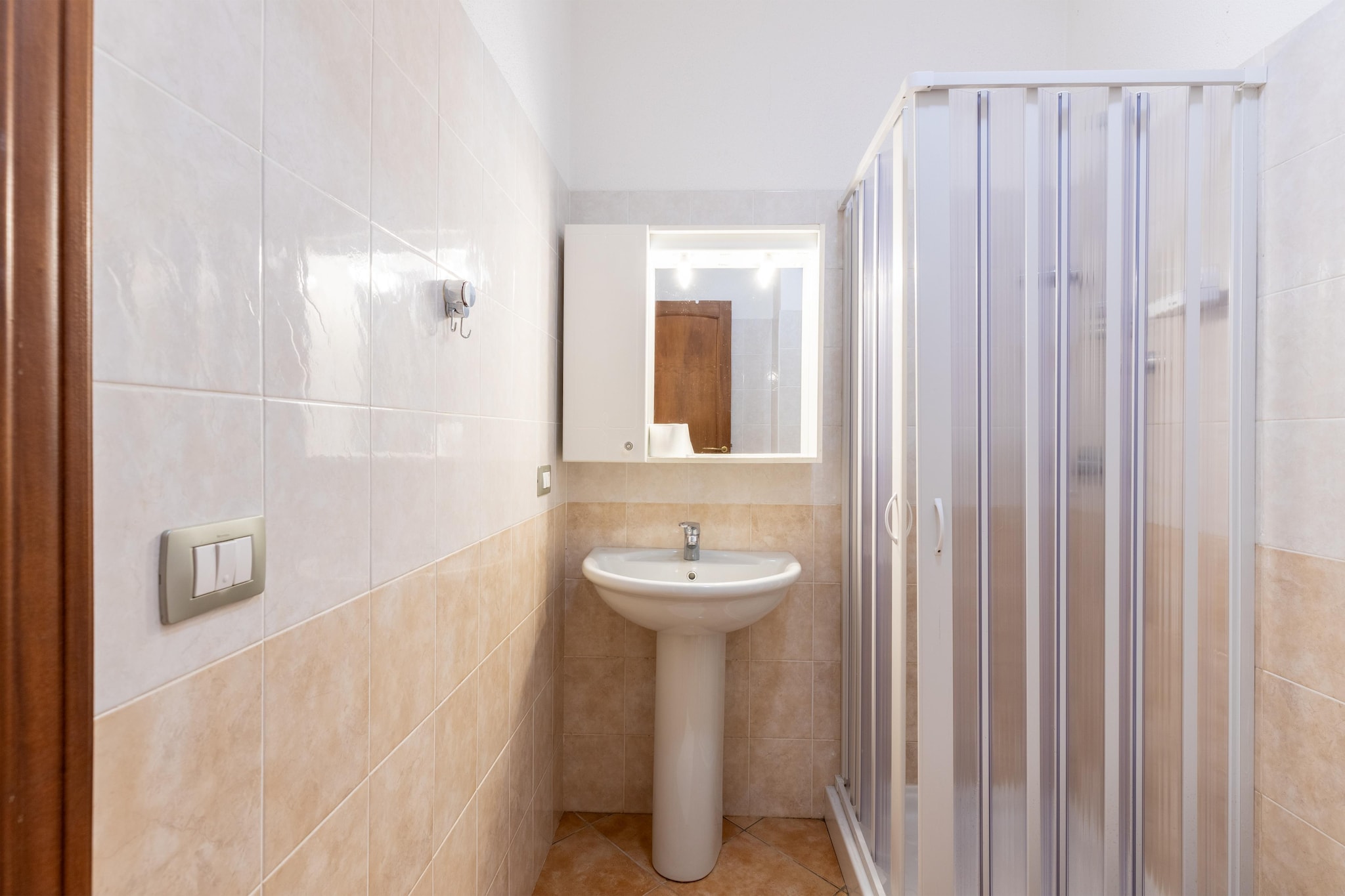 TRILO 3 MAGNOLIA-Badkamer