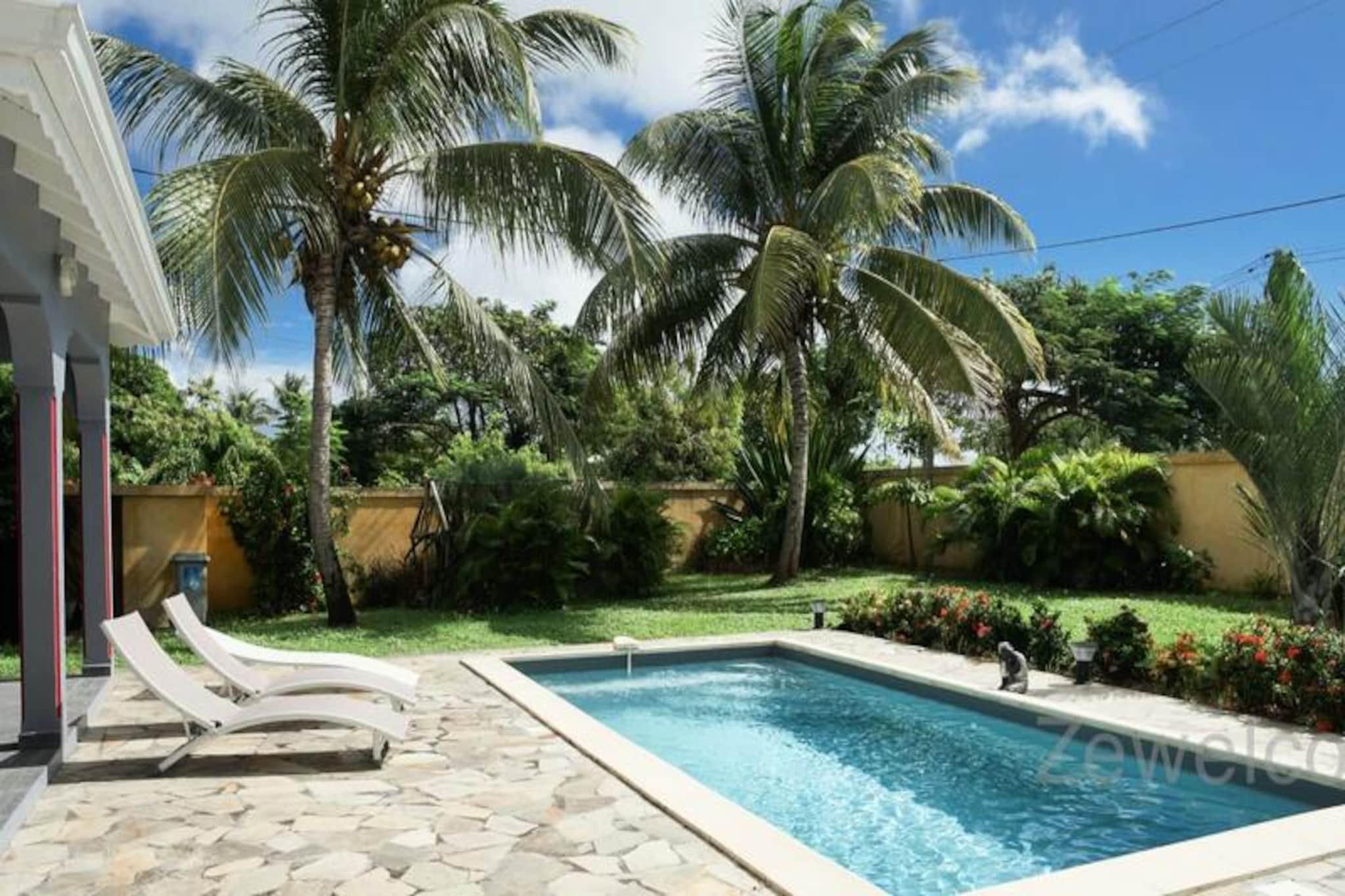 Houses & Villas for 5 People