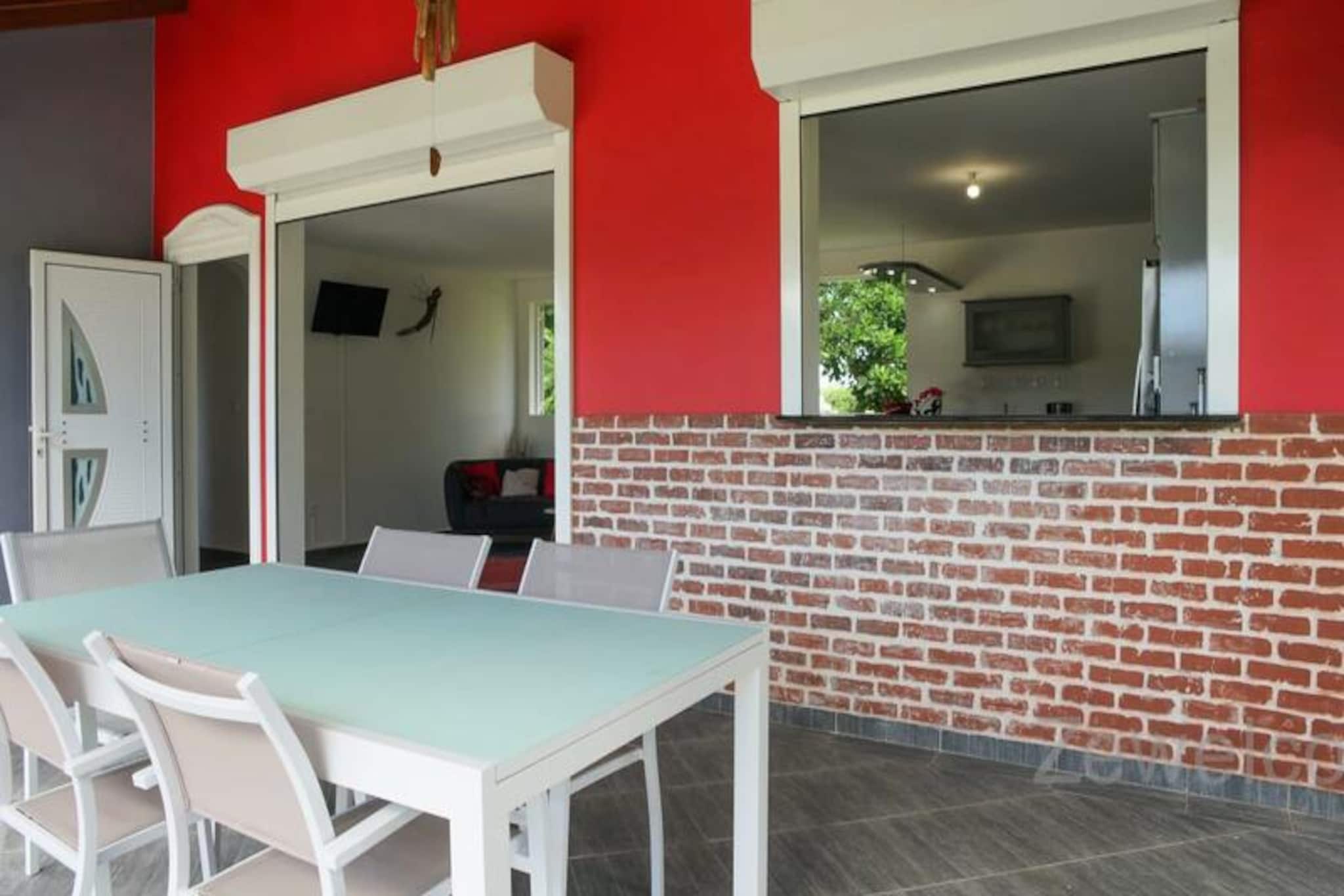 Houses & Villas for 5 People