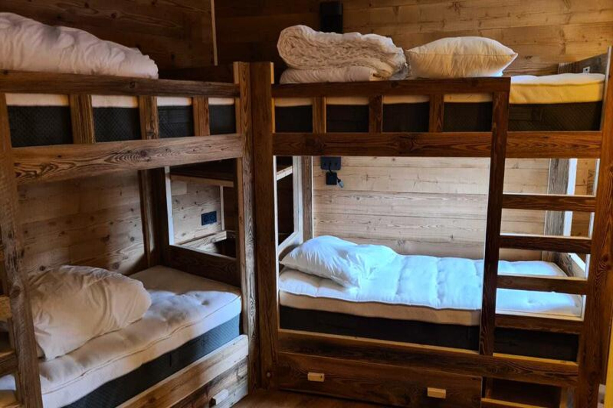 Apartment in Val Thorens with Sauna & Pool