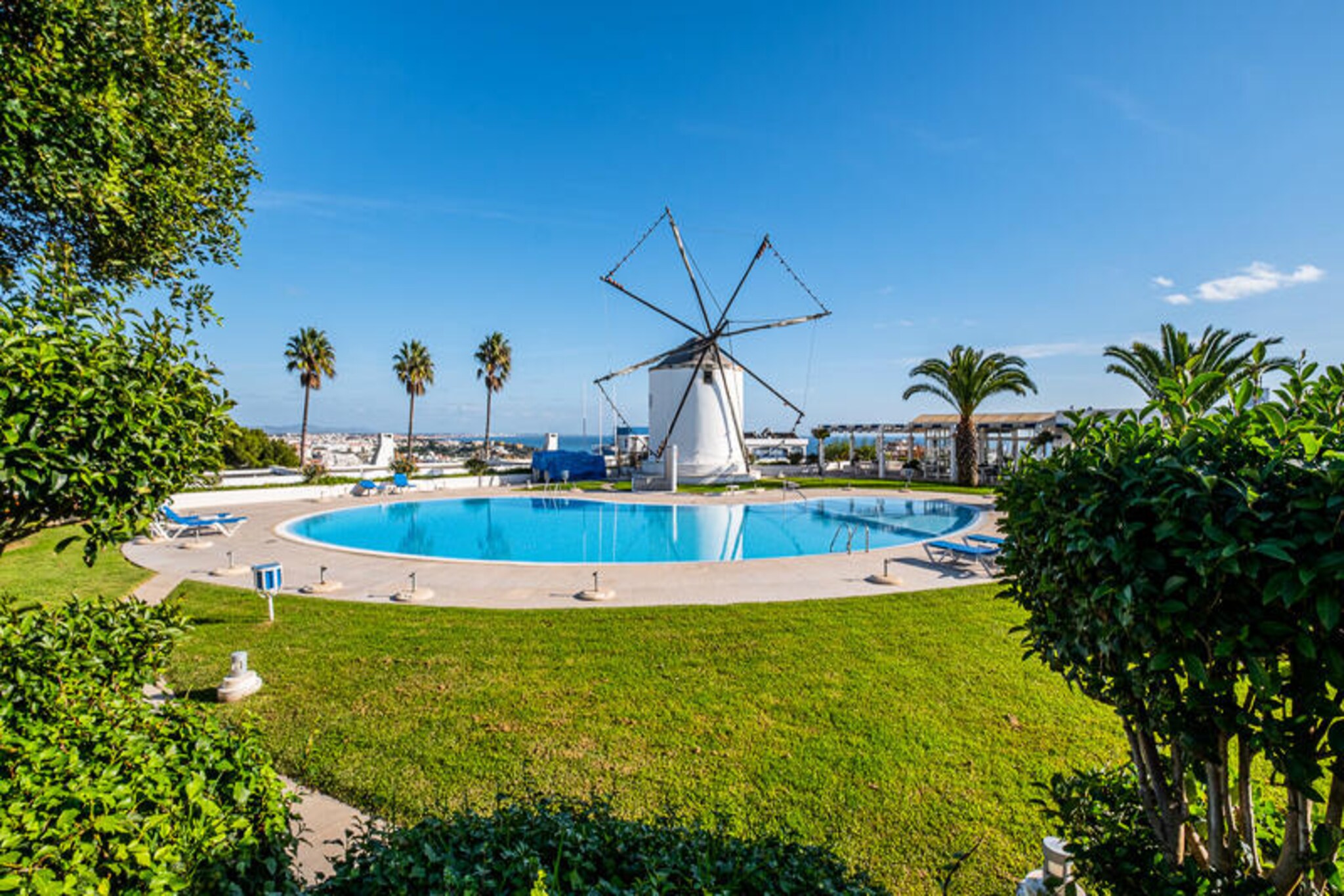 Apartment in Albufeira with Pool & Garden