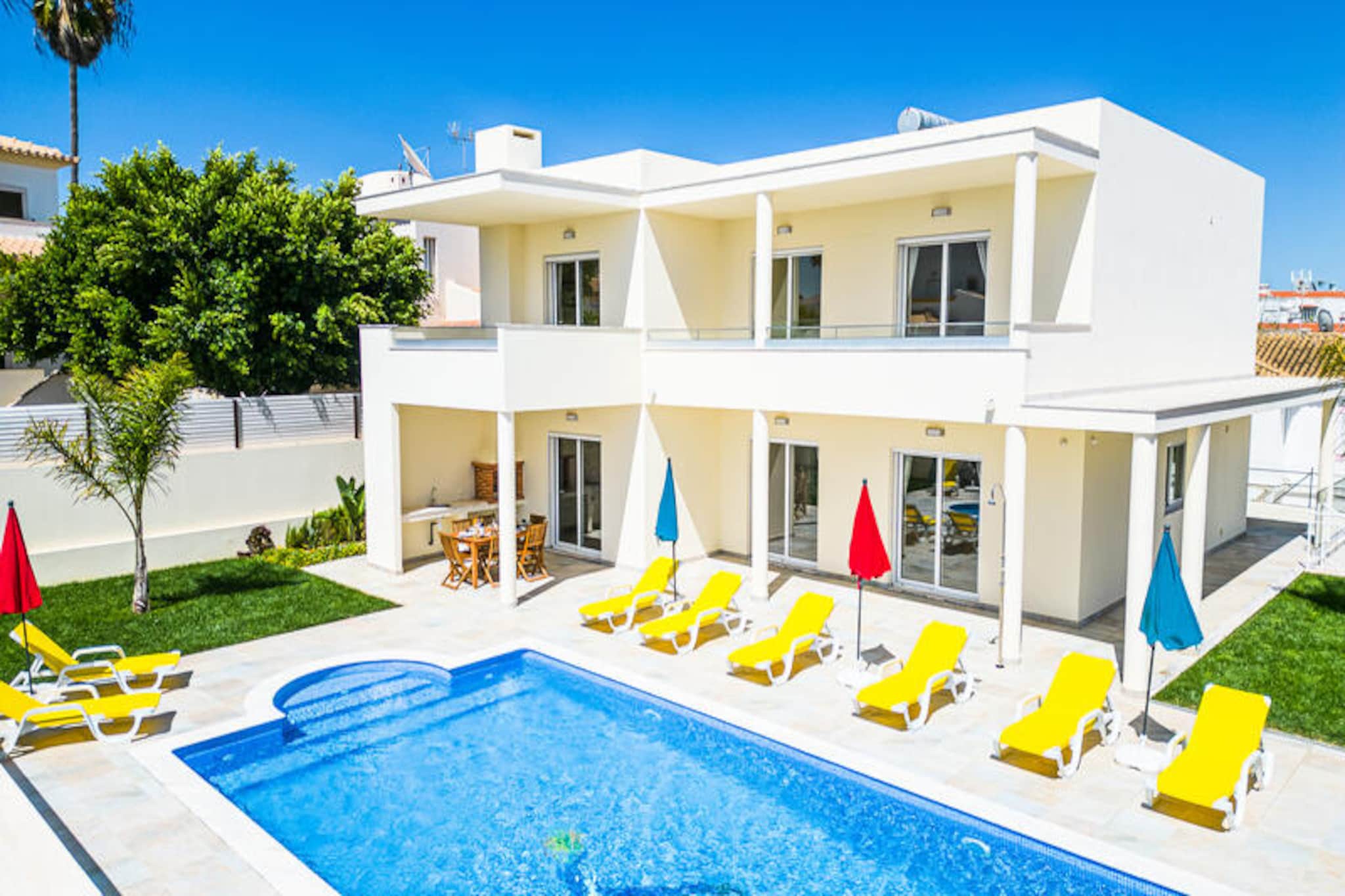 Villa in Albufeira with Private Pool & Beach