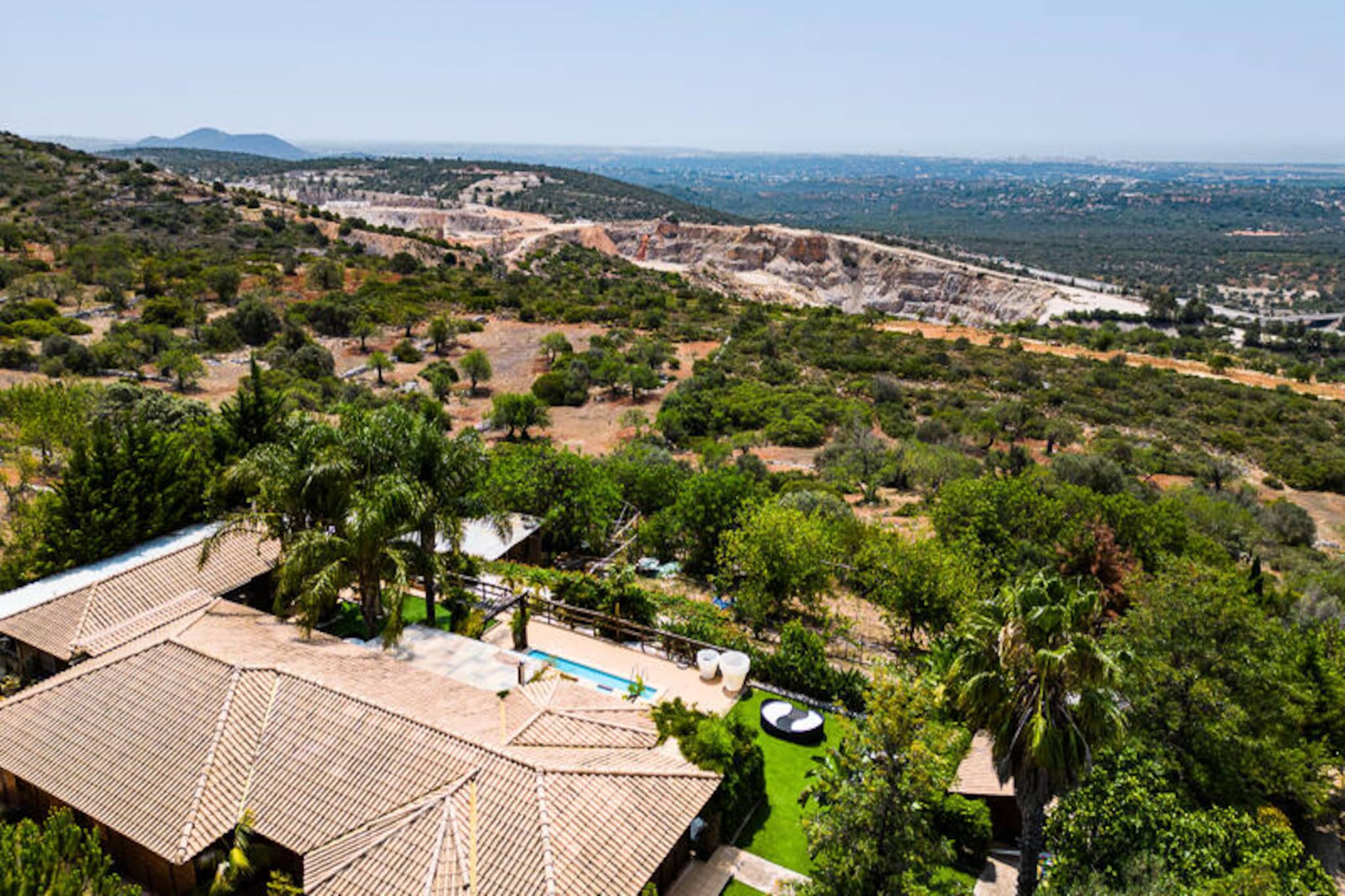 Villa in Algarve with Heated Pool & BBQ