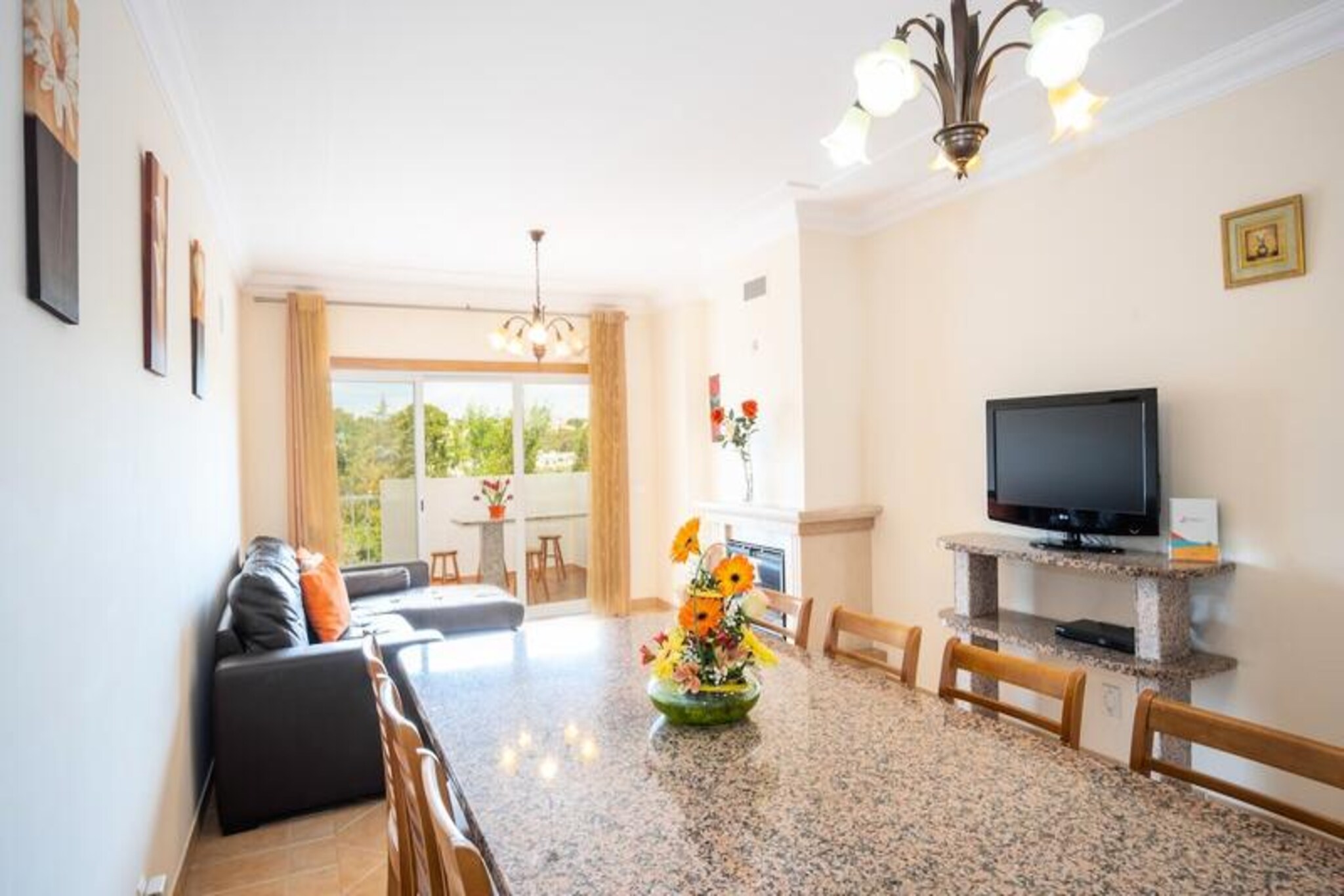 Apartment near Albufeira with Pool Access