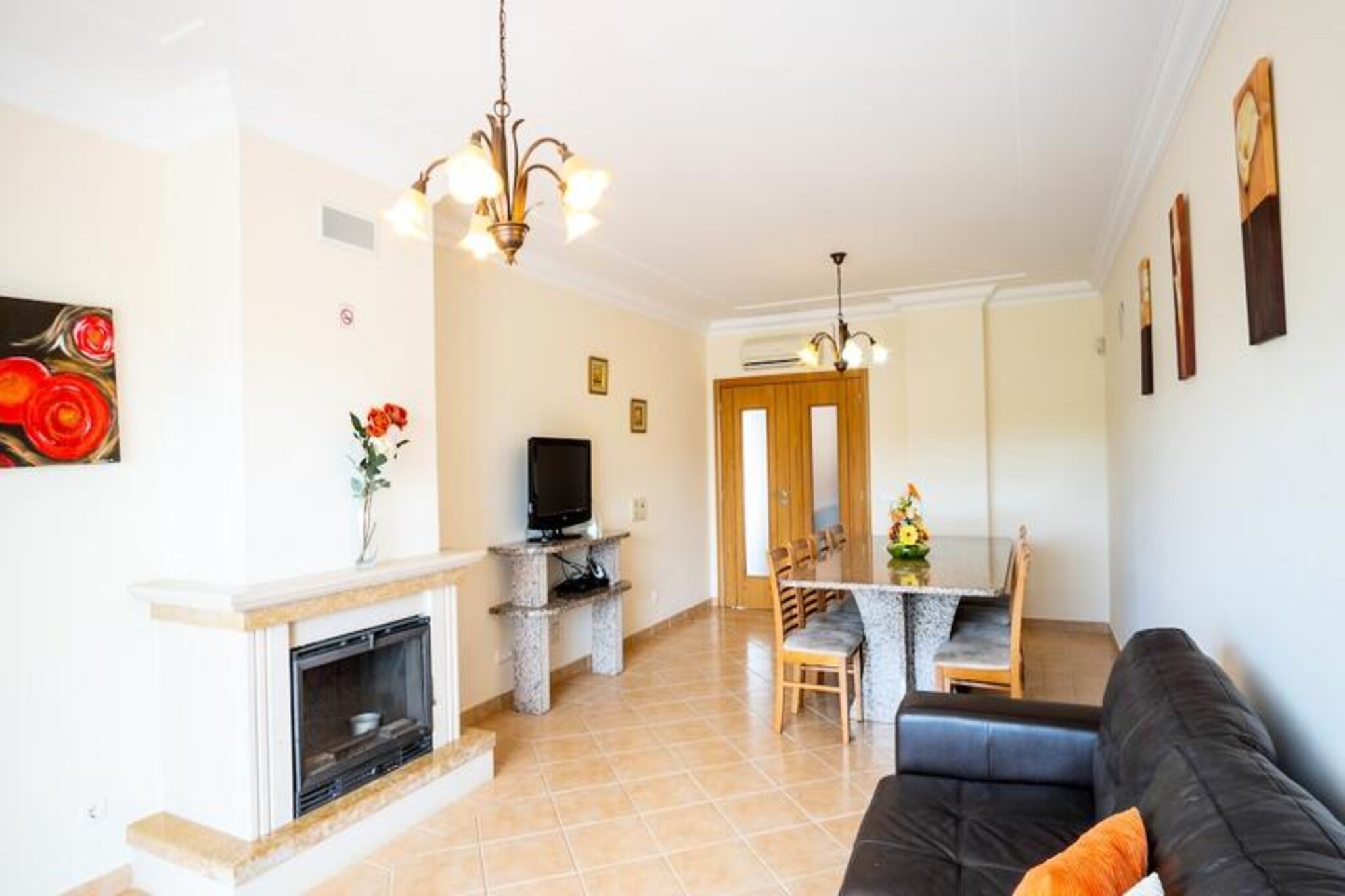 Apartment near Albufeira with Pool Access