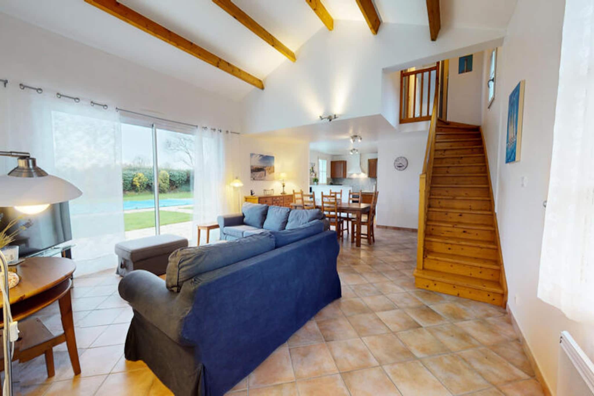 Villa near Coex with Heated Pool & Golf