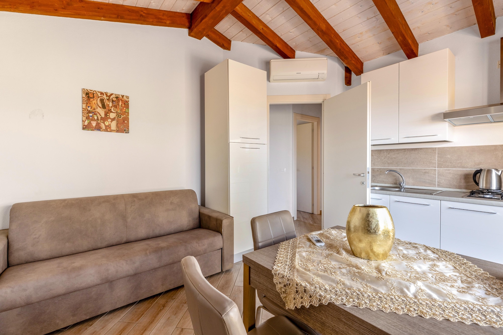 ATTICO MAREBLU-Woonkamer