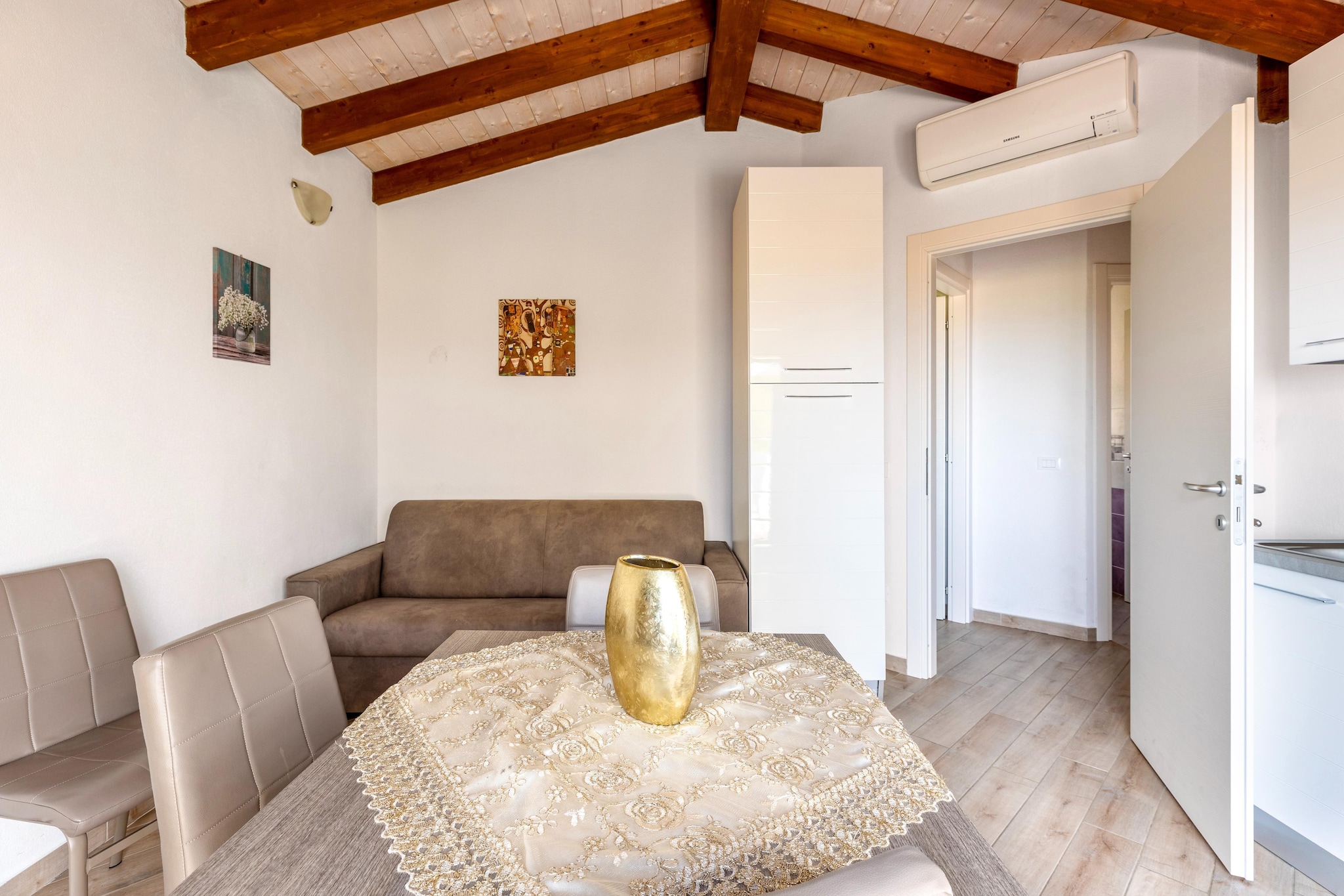 ATTICO MAREBLU-Woonkamer