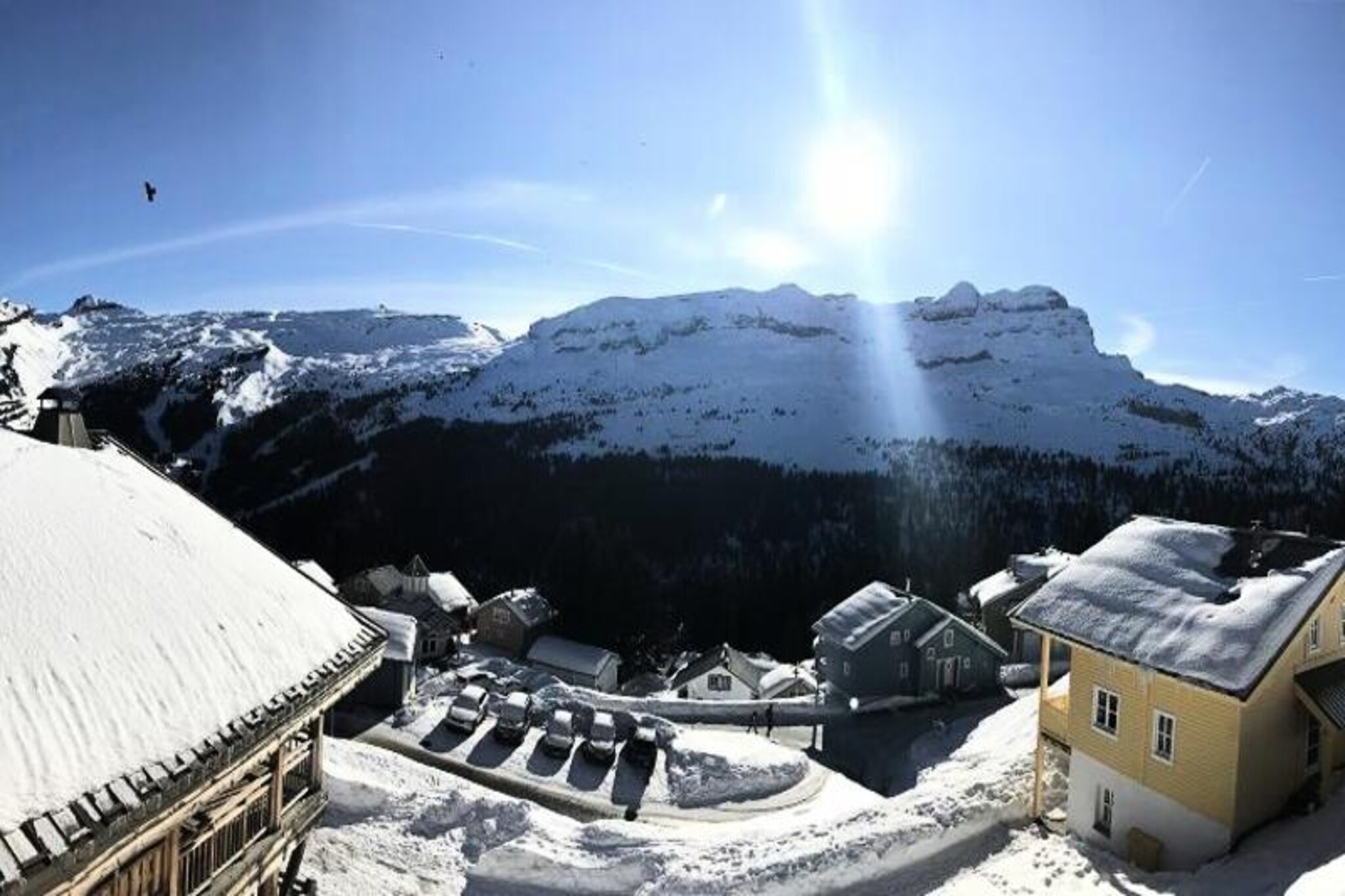 High above the serene alpine village of Flaine, this charming retreat in the Le Refuge du Golf residence offers an unparalleled mountain escape. Surrounded by the breathtaking natural amphitheater of the Grand Massif, this property invites you to wake up to panoramic views of snow-dusted peaks and lush green landscapes, depending on the season. Whether you're here for winter sports or summer hikes, the tranquil setting promises a rejuvenating getaway.
Spanning 66 m², this spacious apartment is thoughtfully designed for comfort and convenience. The living area features a cozy sofa bed and armchair, perfect for unwinding after a day of adventure. The open-plan kitchen and dining area, with a table for eight, make it easy to share meals and stories with loved ones. With three well-appointed bedrooms—two with double beds and one with twin beds—plus two bathrooms and a separate toilet, the layout ensures privacy and relaxation for up to eight guests. The balcony offers a serene spot to sip your morning coffee while soaking in the alpine air.
The residence boasts premium amenities, including a swimming pool, a panoramic terrace, and a seasonal restaurant. A free ski bus connects you to Flaine Forêt and Flaine Forum, the vibrant heart of the resort, where you'll find lively bars, restaurants, and activities. Ski enthusiasts will appreciate the proximity to the ESF meeting points and the Piou Piou Club, as well as easy access to the Gérats chairlift via the Opal slope. Free shuttles operate throughout the day, ensuring seamless travel to and from the slopes.
Whether you're seeking thrilling ski runs, scenic hiking trails, or simply a peaceful retreat in the mountains, this property combines high-quality services with a quiet, picturesque environment. Create unforgettable memories in the heart of the French Alps.
