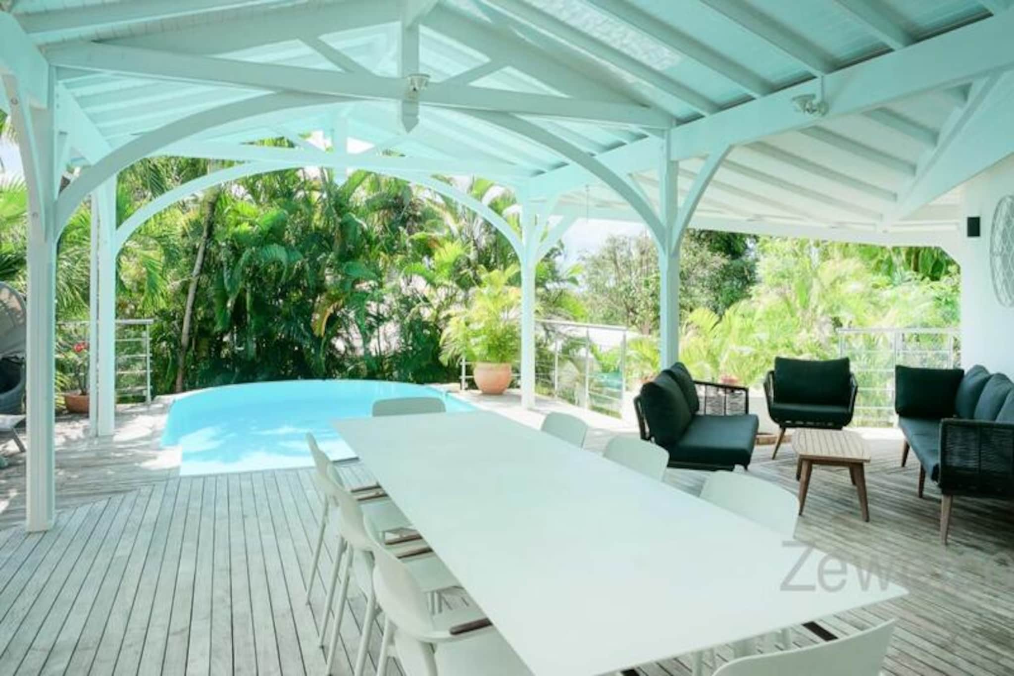 Apartment in St-François with 2 Pools