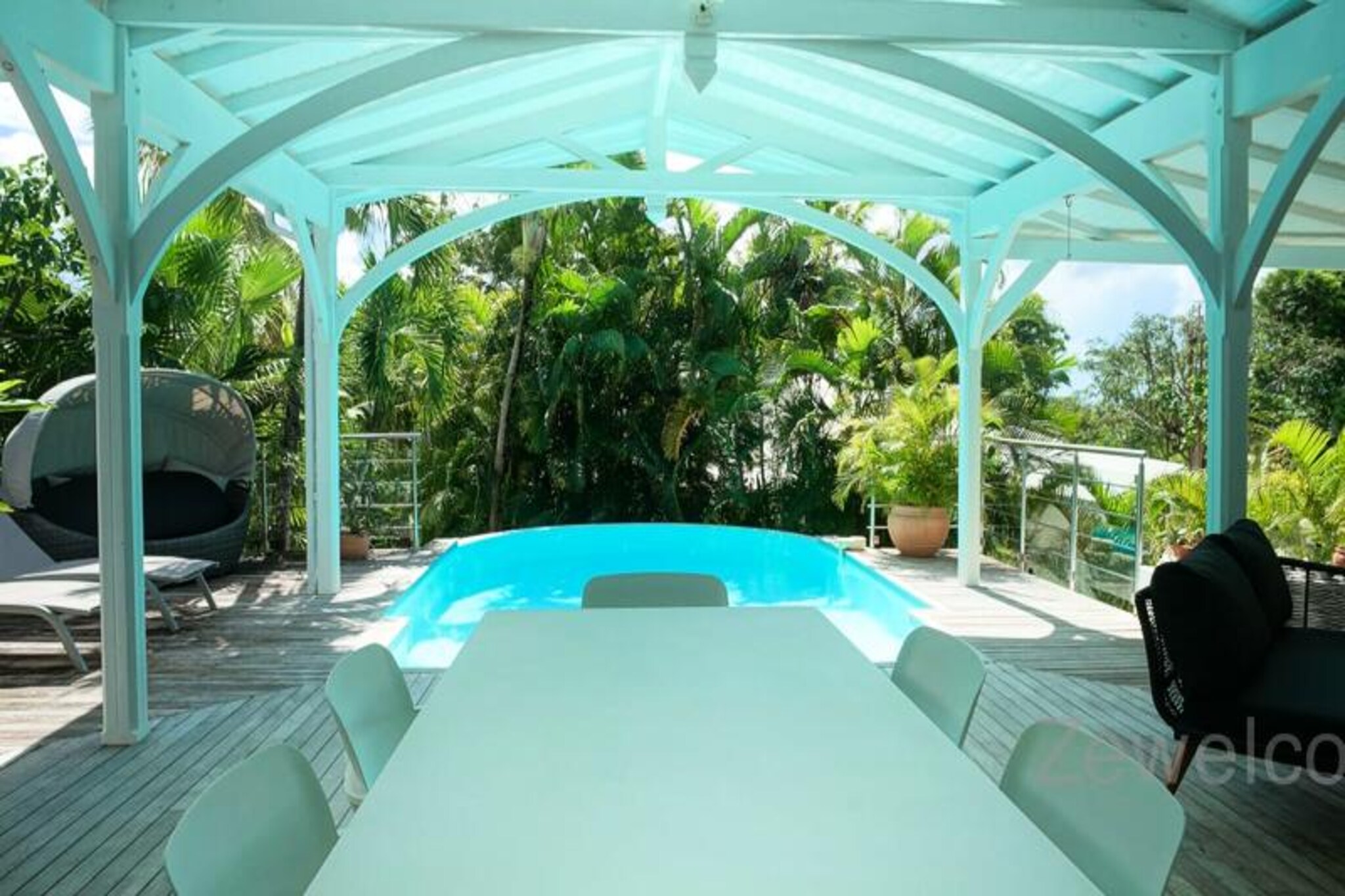 Apartment in St-François with 2 Pools