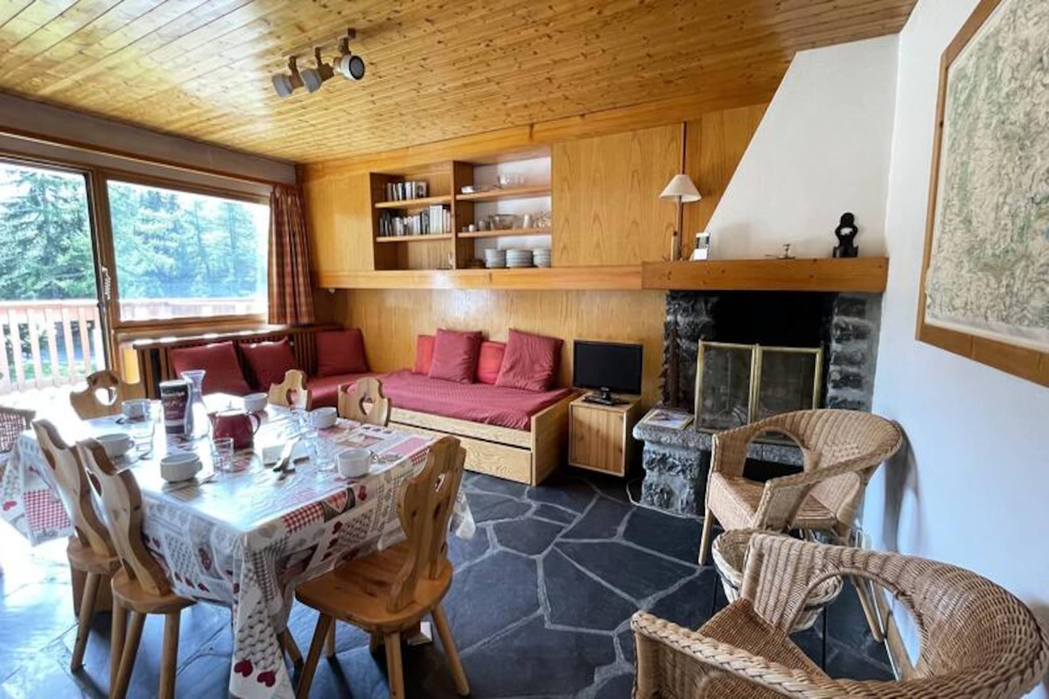 Apartment close to the slopes, large terrace with beautiful view, south-facing