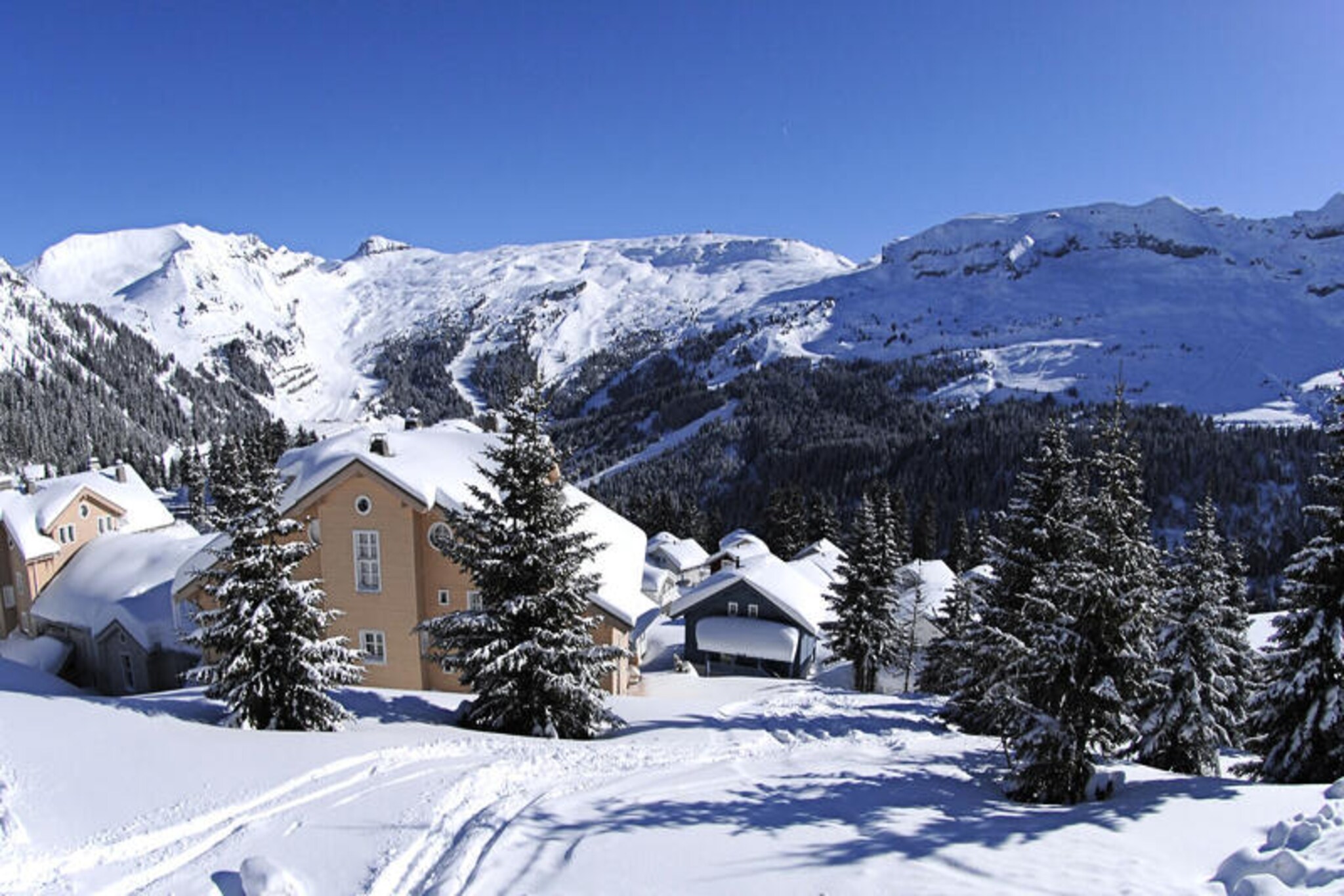 Chalet in Flaine with Sauna and Ski Access