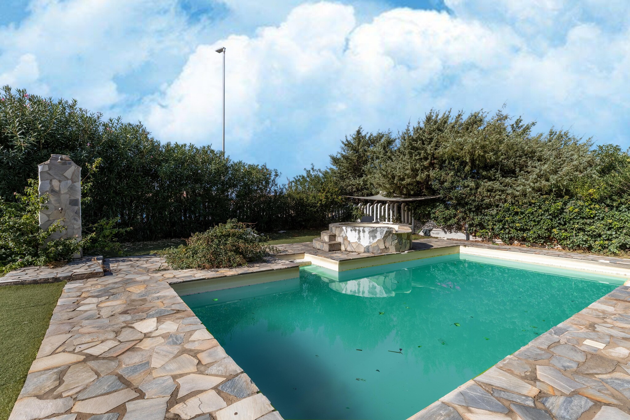 Apartment near sea with air conditioning