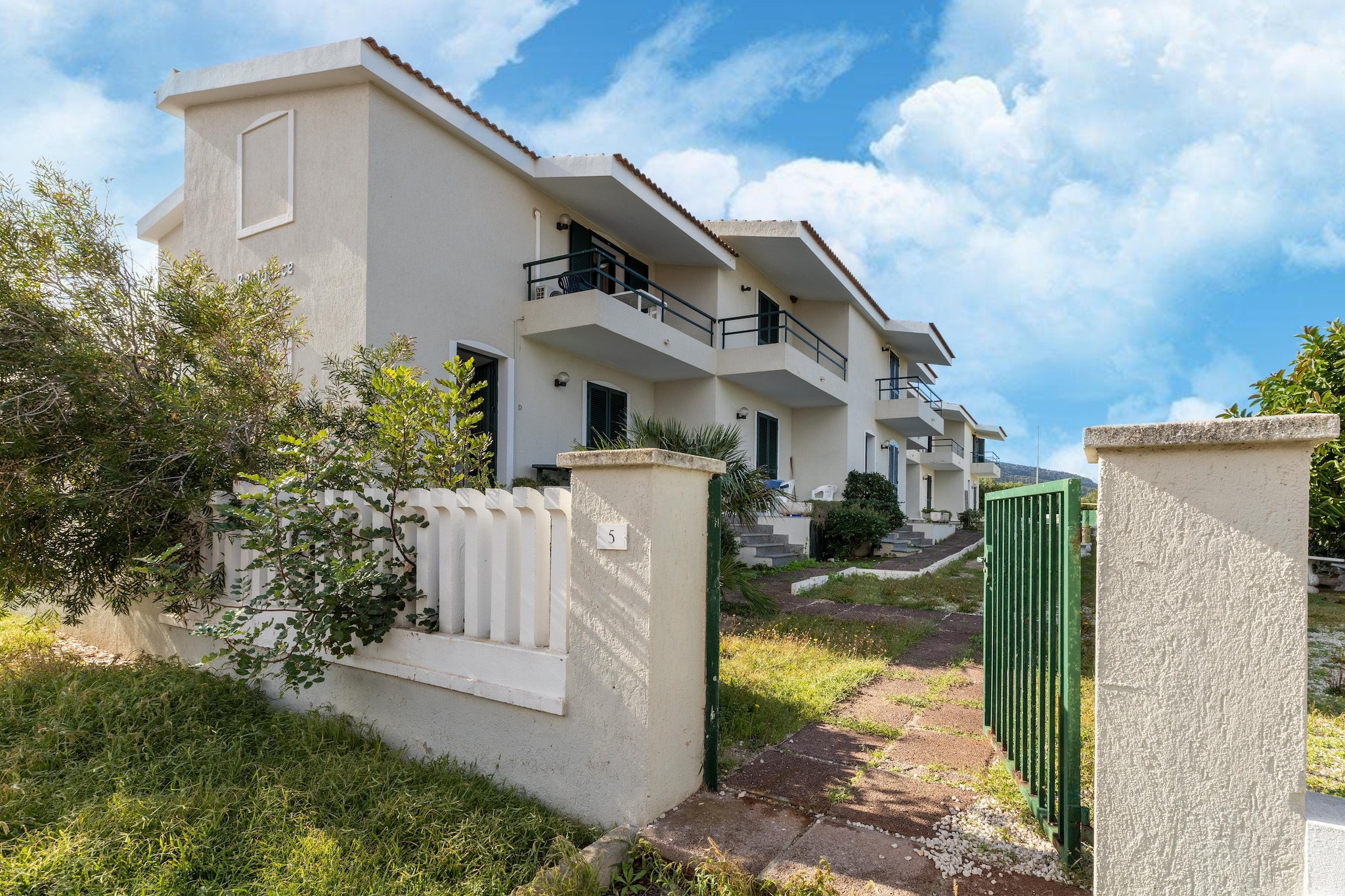 Apartment near sea with parking