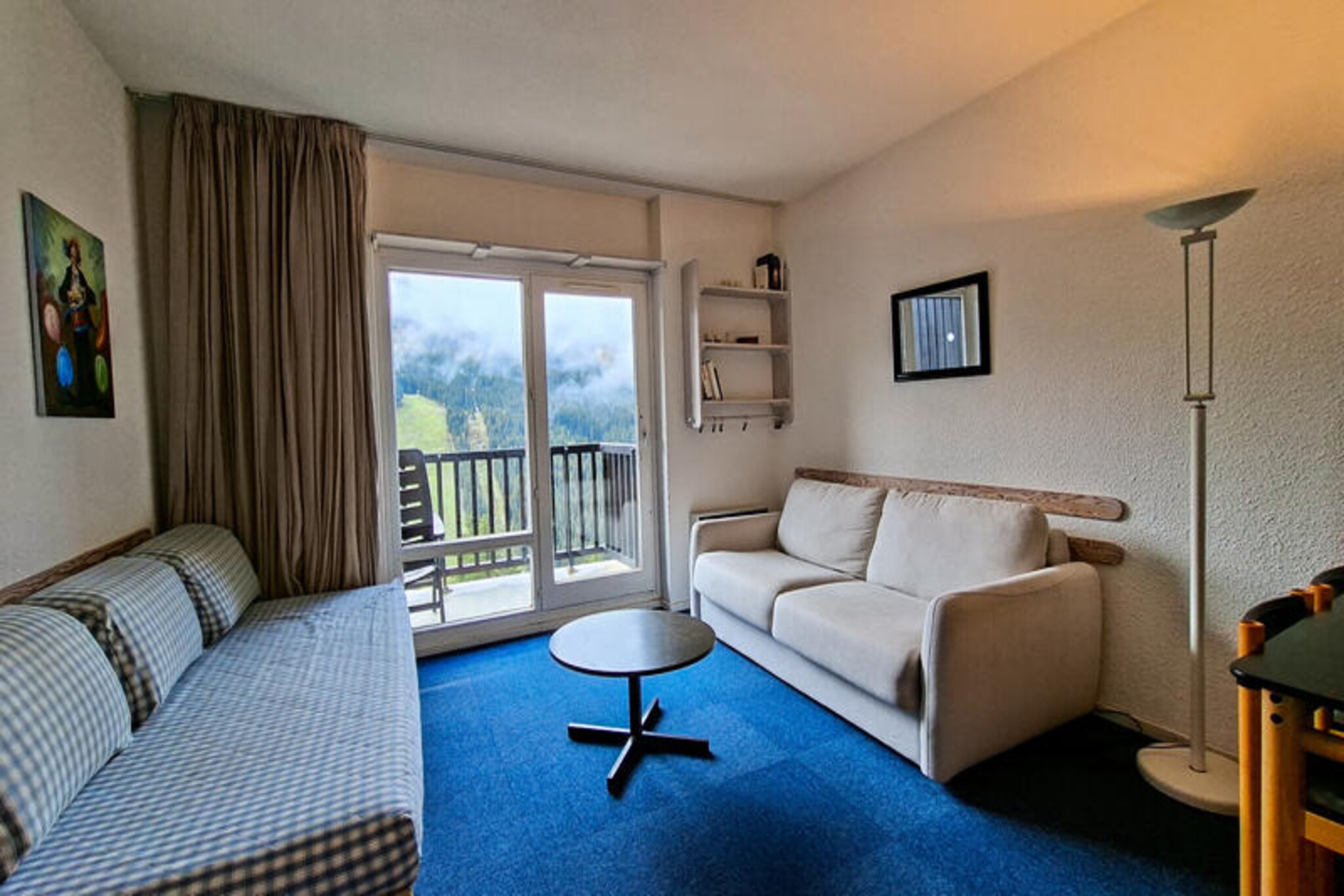 Bright studio · Close to the slopes · Balcony with lovely view