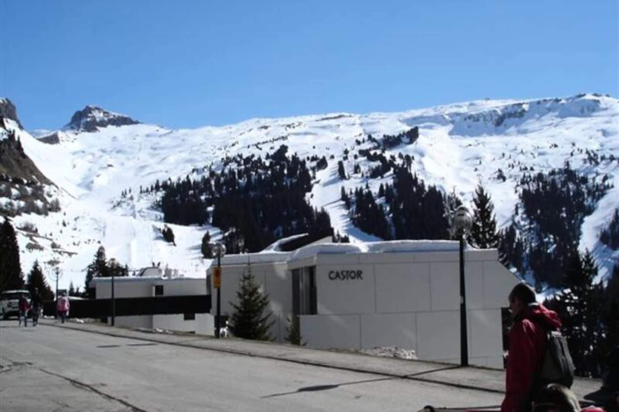 Renovated studio with ski locker · Close to the slopes · Balcony
