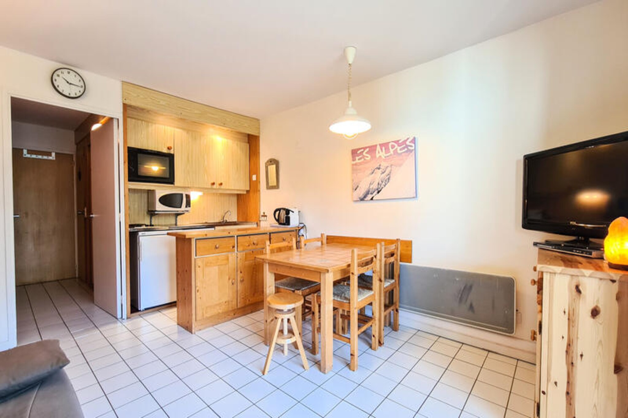 Renovated studio with ski locker · Close to the slopes · Balcony
