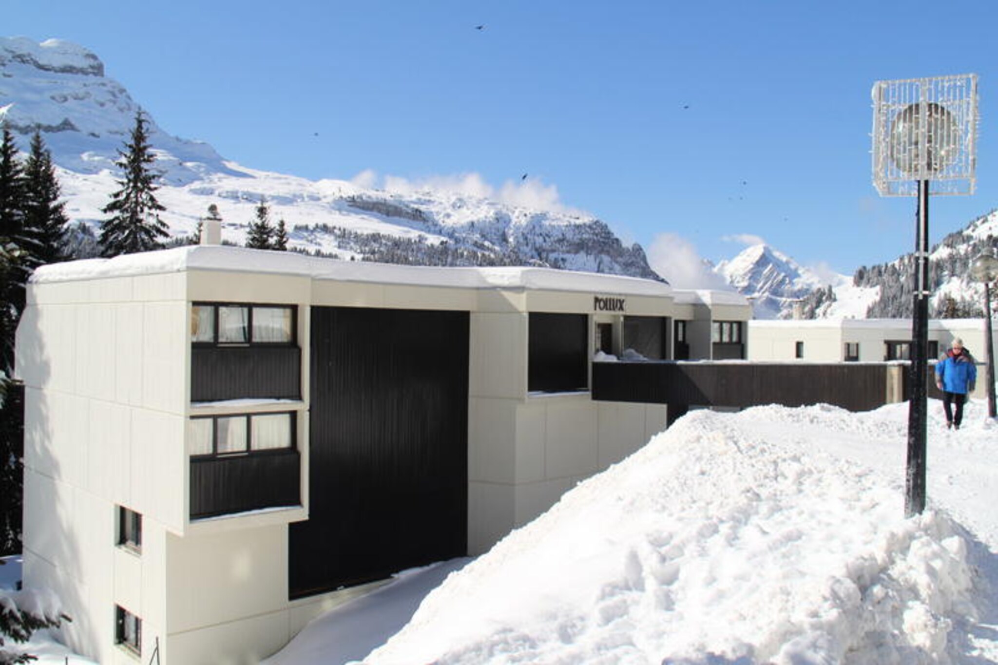 Comfortable studio with cabin · Close to slopes and shops · Balcony