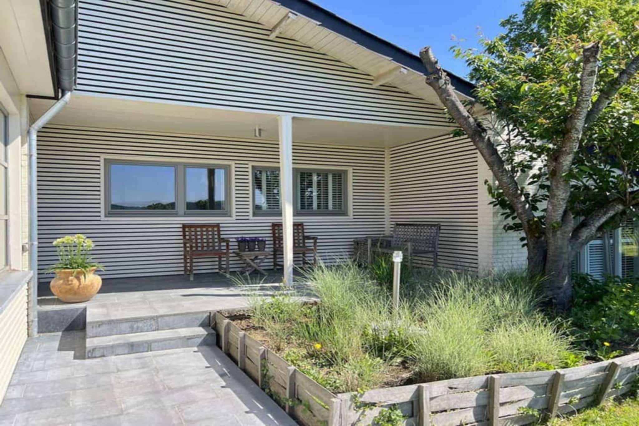 Les trois tilleuls-Buitenkant zomer