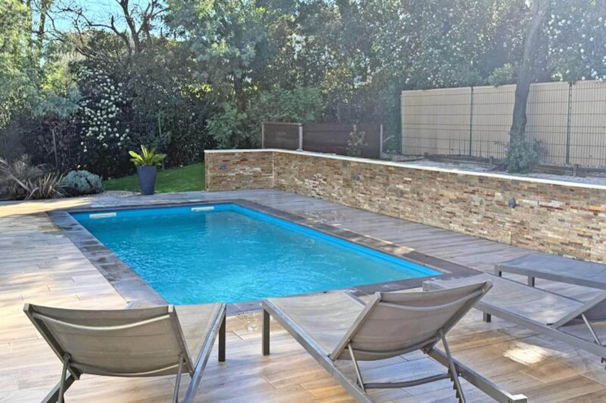 Apartment near Sainte-Maxime with Pool