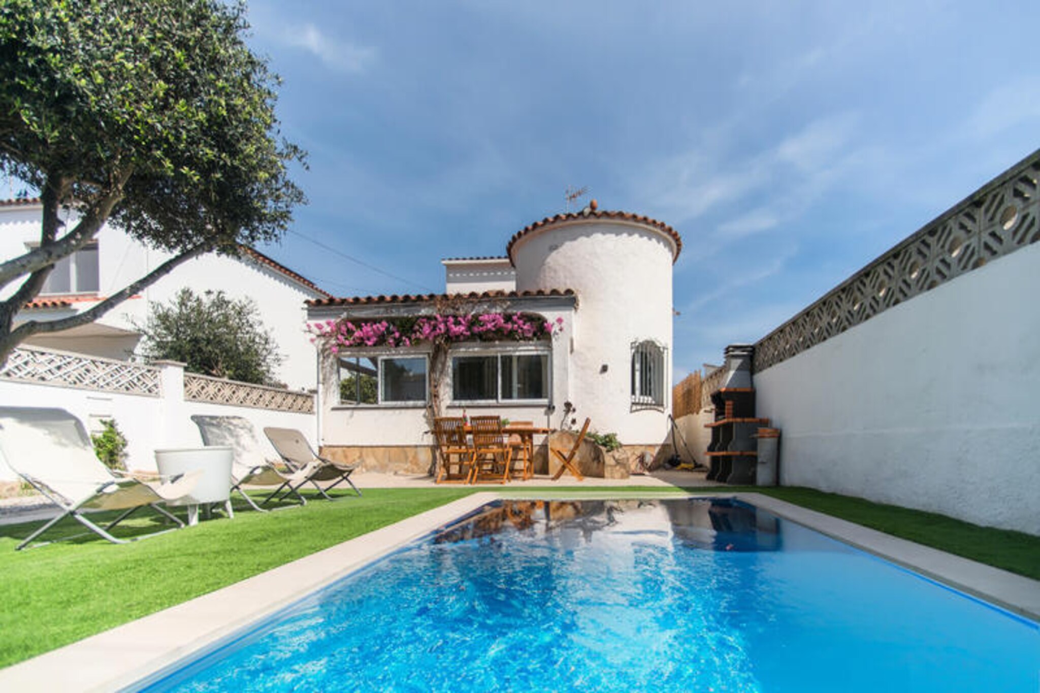 House in Empuriabrava with Private Pool