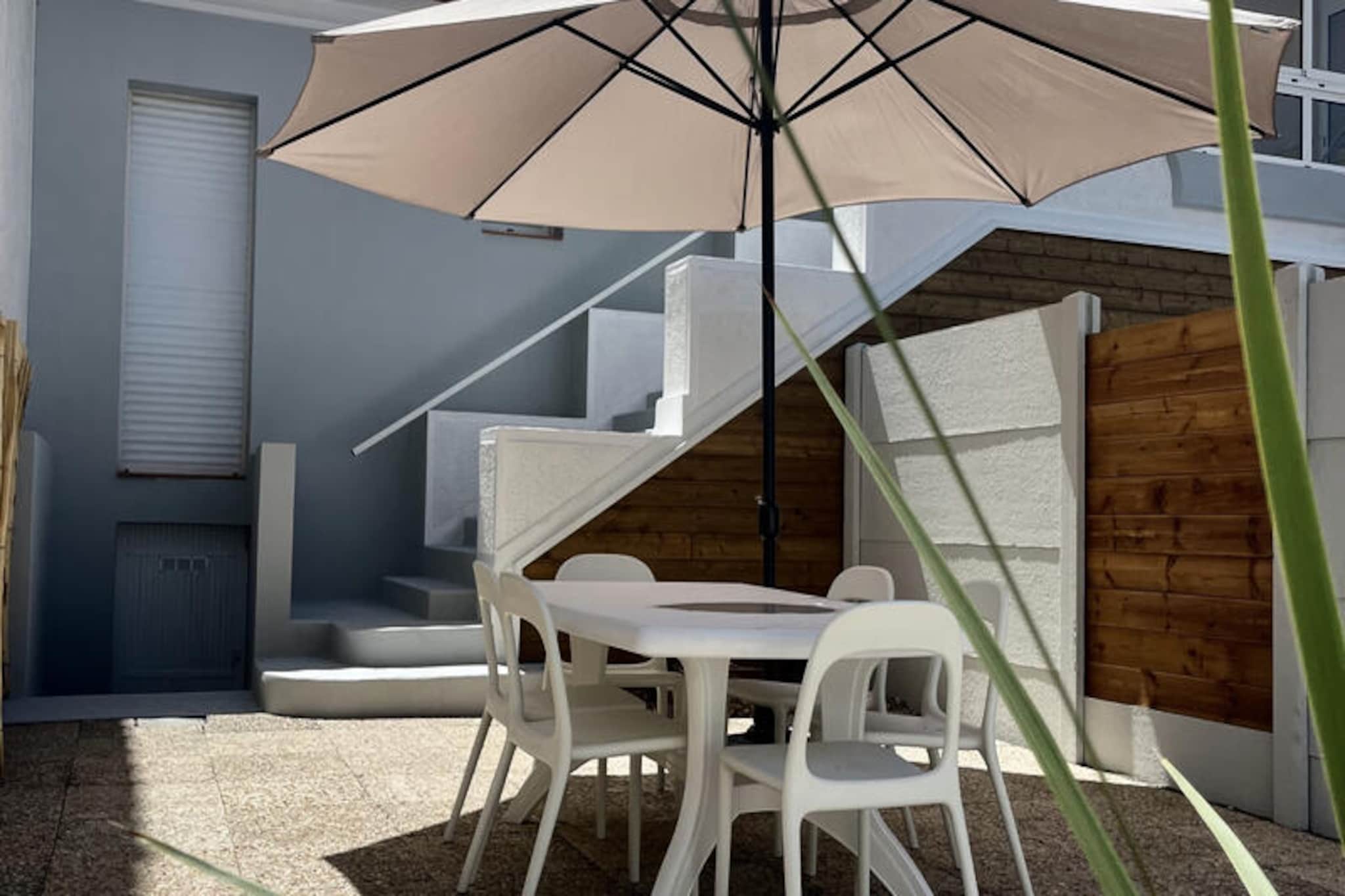 Apartment in Saint-Jean-de-Monts by Beach