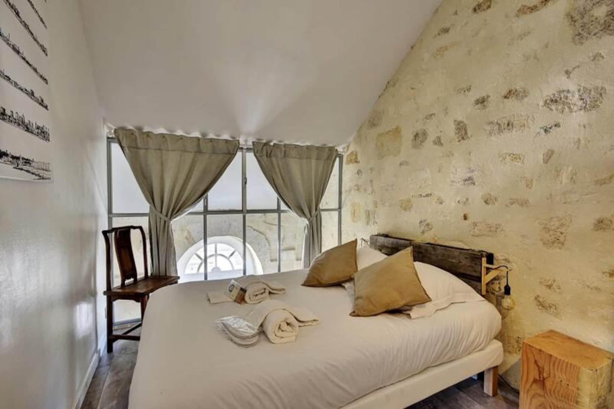 Apartment in Bordeaux by Pont de Pierre