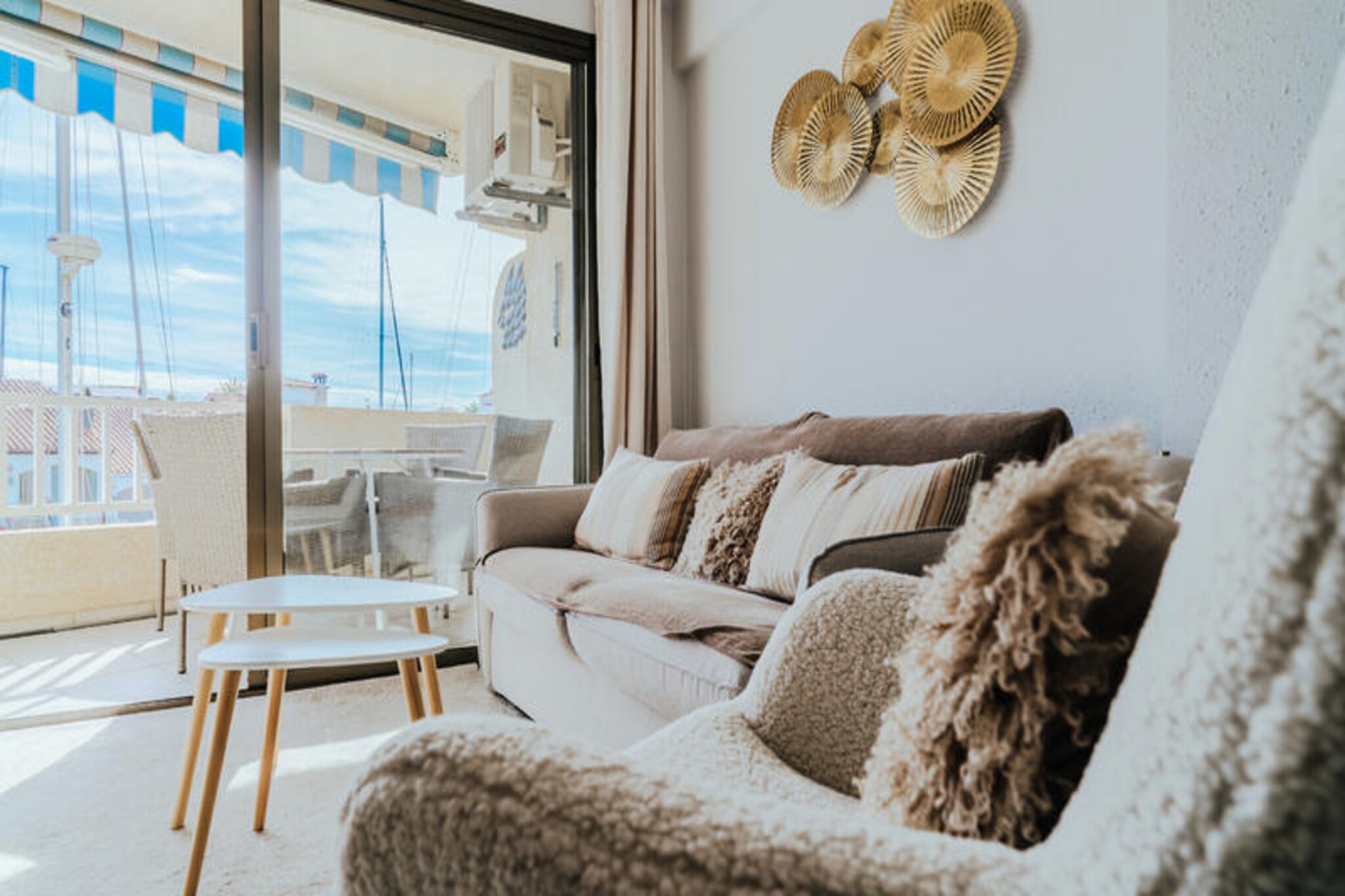 Apartment in Empuriabrava with Canal Views