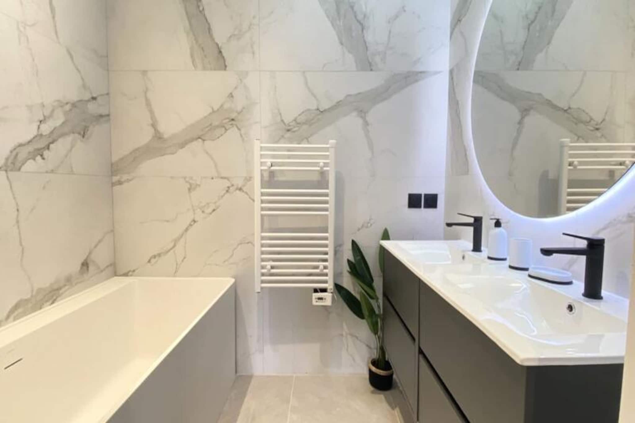 Apartment in Bordeaux's Golden Triangle