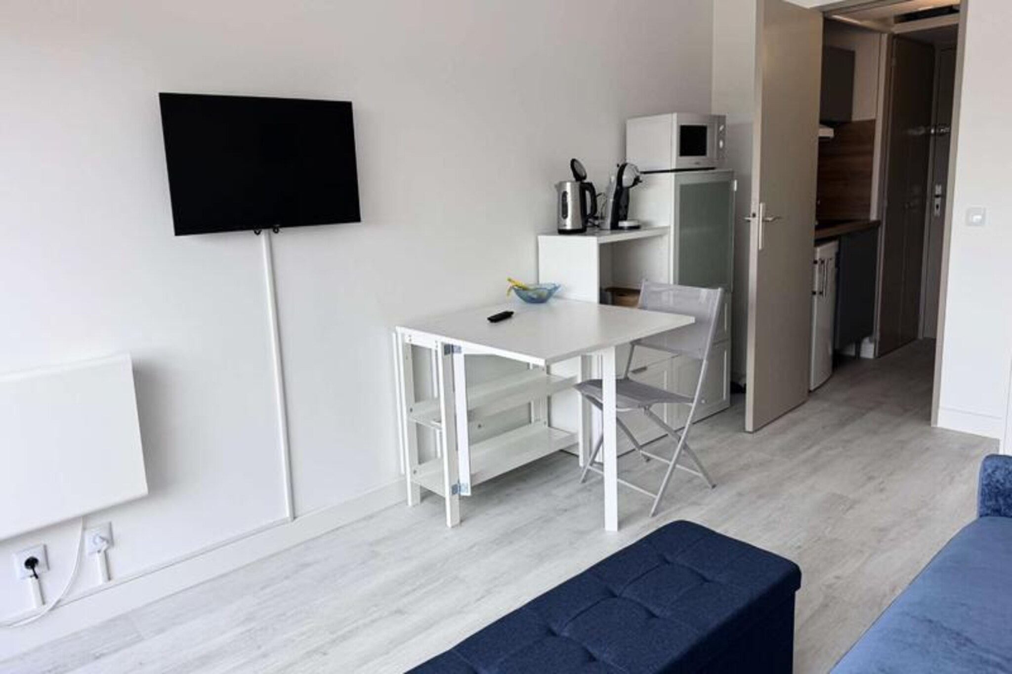 Apartment in Grau du Roi with Pool Access