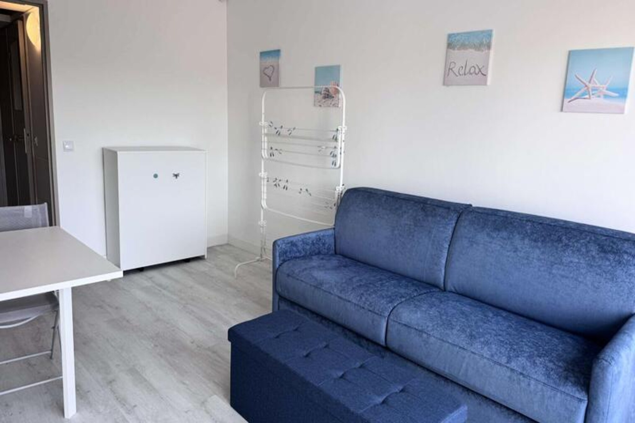 Bask in the Mediterranean charm of this delightful studio apartment, perched on the top floor of the Les Jardins du Port residence in the heart of Port Camargue. With its inviting ambiance and serene views over lush gardens and tennis courts, this 23m² retreat is the perfect escape for couples or small families seeking a relaxing getaway by the sea. The residence’s tranquil setting, combined with its proximity to the vibrant marina, creates a harmonious blend of leisure and convenience.
Inside, the apartment is thoughtfully designed to maximize comfort and functionality. The kitchen area seamlessly opens onto a spacious living room, where a sofa bed and two fold-out single beds provide sleeping arrangements for up to four guests. The bathroom is modern and practical, ensuring a pleasant stay. Step out onto the large private balcony to savor your morning coffee or unwind with a glass of wine as the sun sets over the gardens. Guests also have access to a private parking space and the residence’s swimming pool, available from June, adding an extra touch of luxury to your stay.
Port Camargue offers endless opportunities for exploration and relaxation. Stroll along the marina, indulge in fresh seafood at local restaurants, or cycle through the scenic trails of the Camargue Regional Nature Park. The nearby sandy beaches invite you to soak up the sun or take a refreshing dip in the azure waters of the Mediterranean. For those seeking adventure, water sports, boat rentals, and cultural excursions to historic towns like Aigues-Mortes are just moments away.
Whether you’re here to unwind by the pool, explore the natural beauty of the region, or immerse yourself in the vibrant coastal lifestyle, this charming studio is your gateway to unforgettable memories in the South of France.