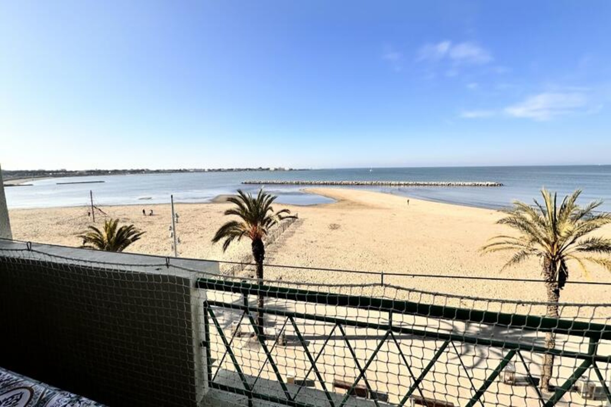 Apartment in Le Grau-du-Roi with Sea View